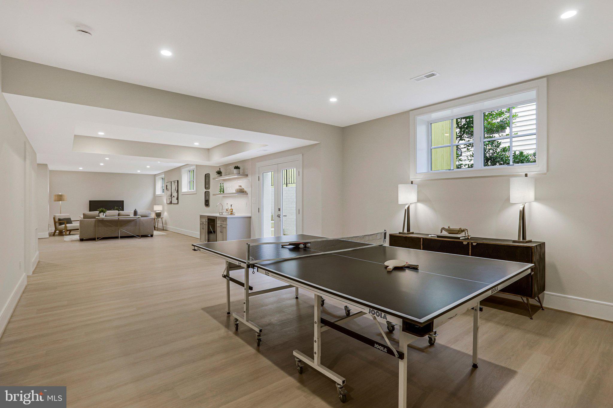 LEEWAY OVERLEE - Residential