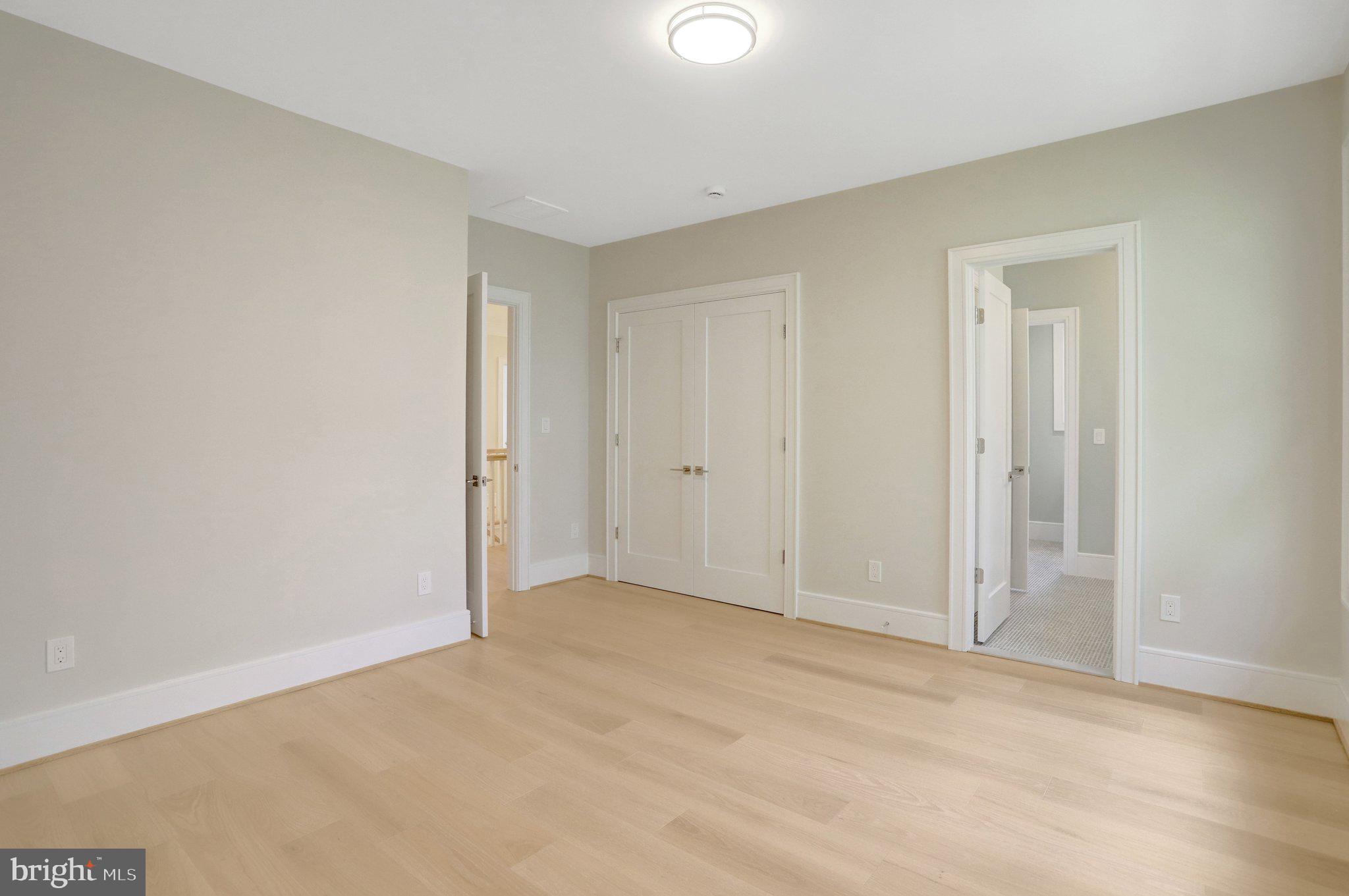 LEEWAY OVERLEE - Residential