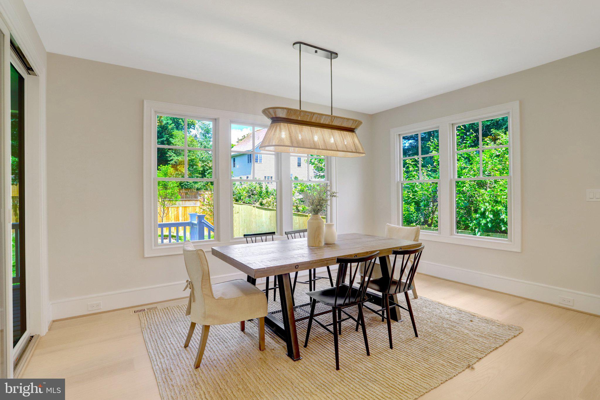 LEEWAY OVERLEE - Residential