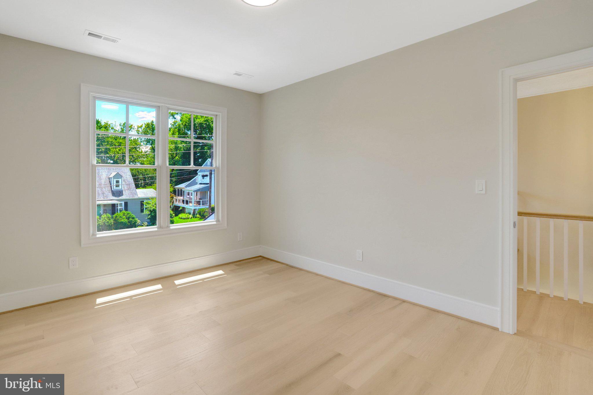 LEEWAY OVERLEE - Residential