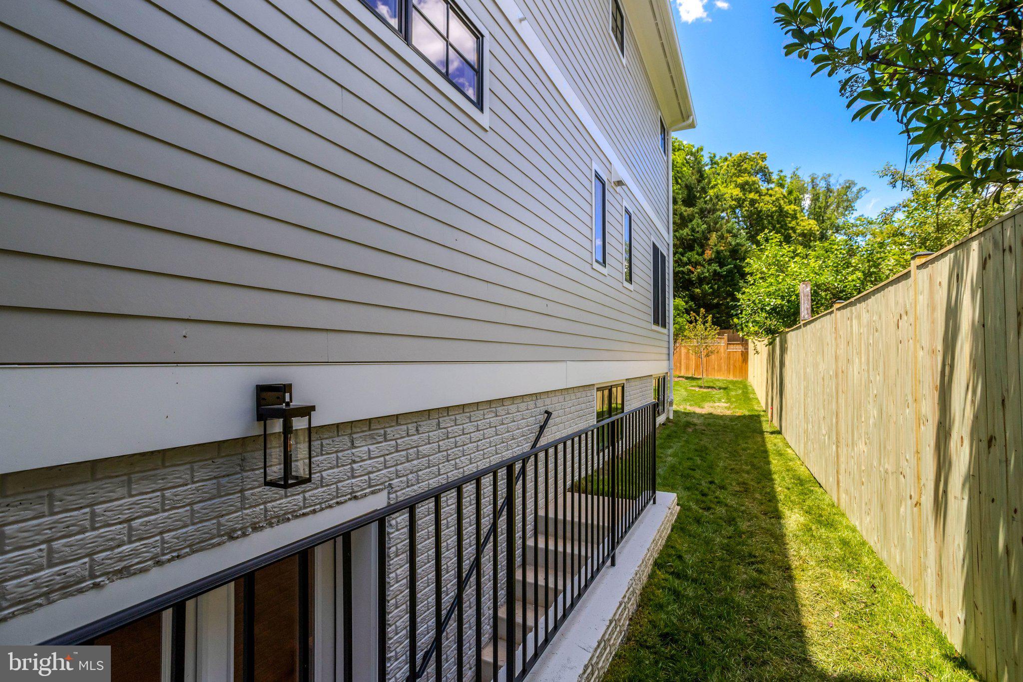 LEEWAY OVERLEE - Residential