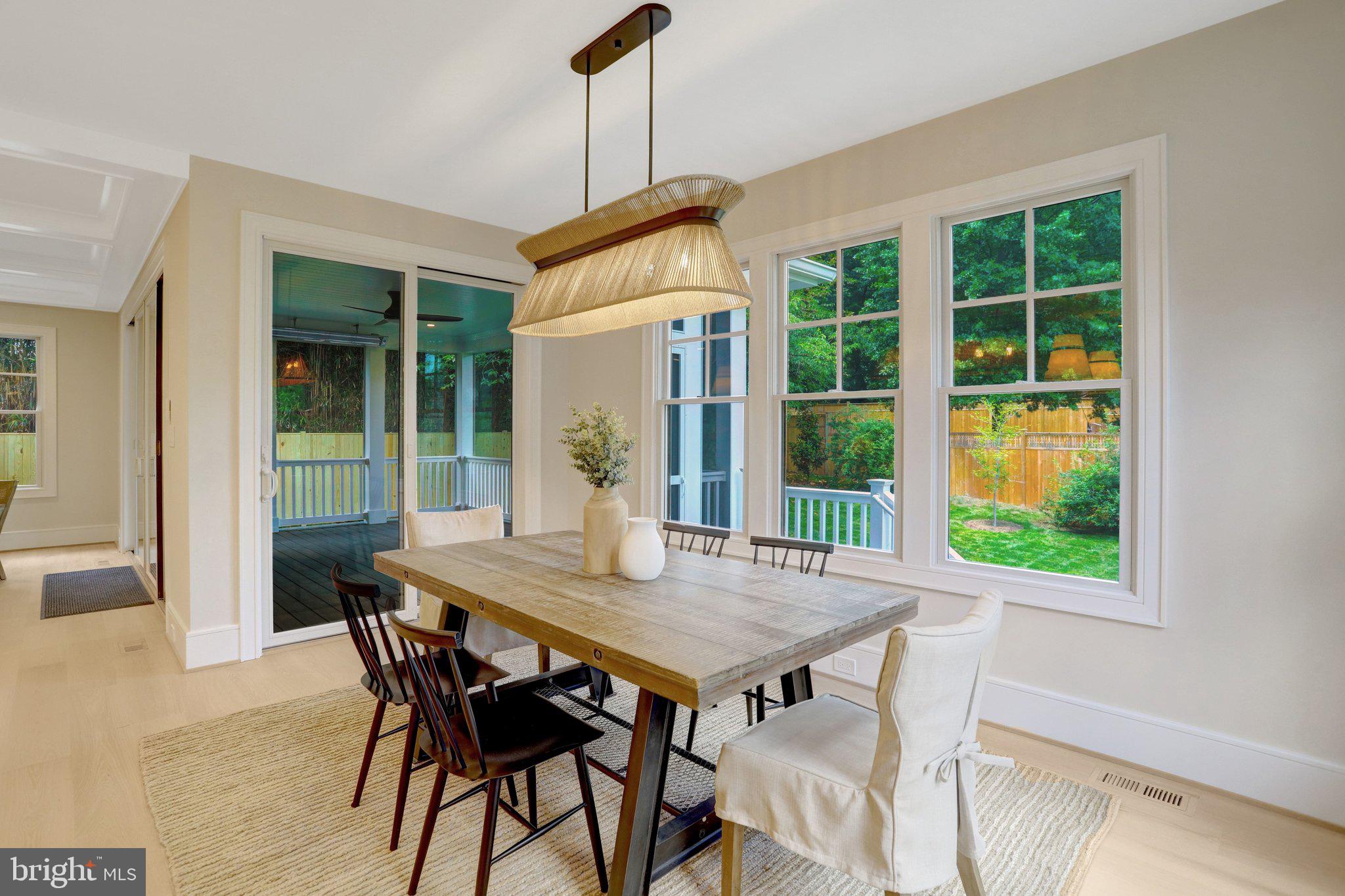 LEEWAY OVERLEE - Residential
