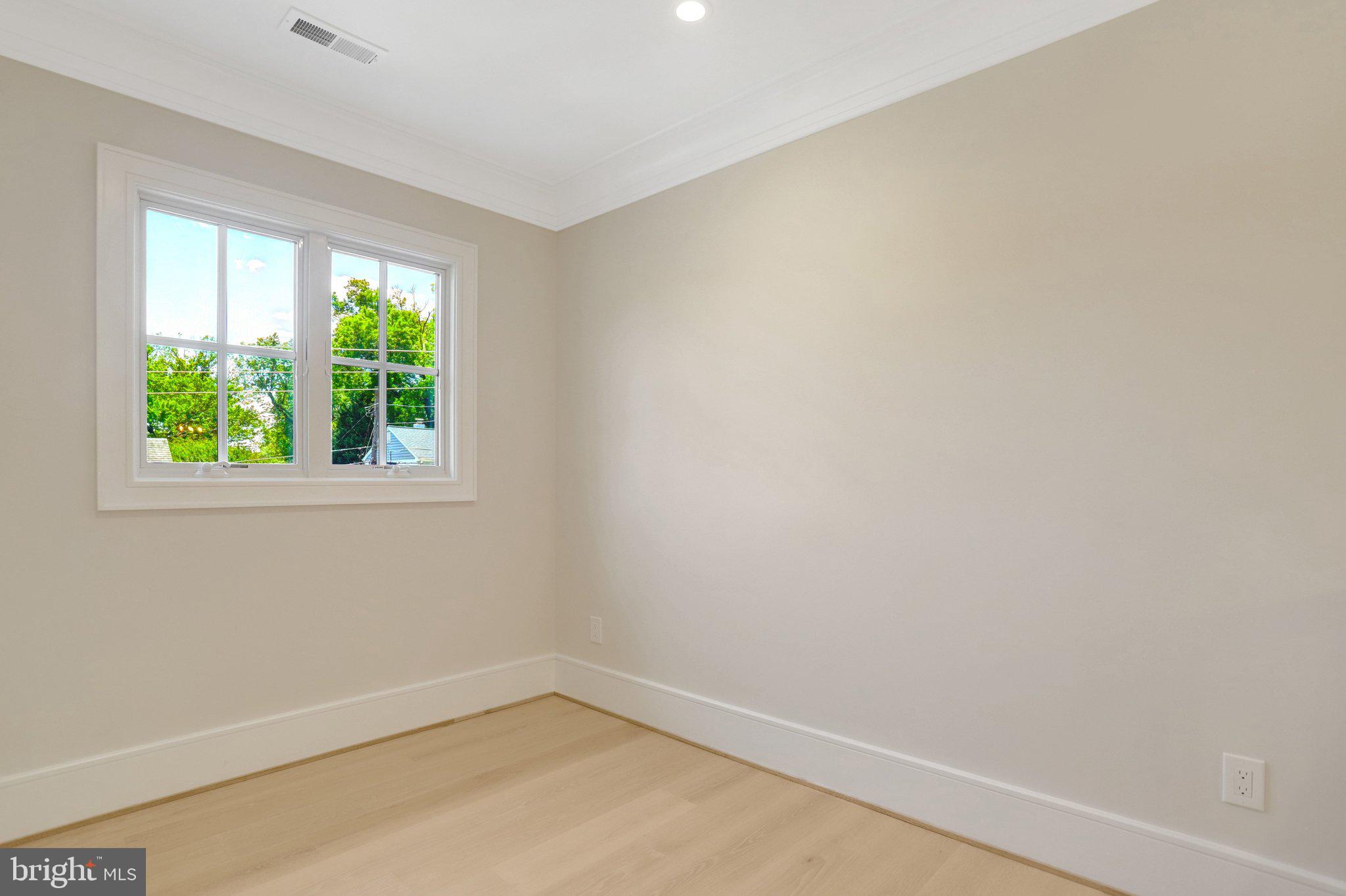 LEEWAY OVERLEE - Residential