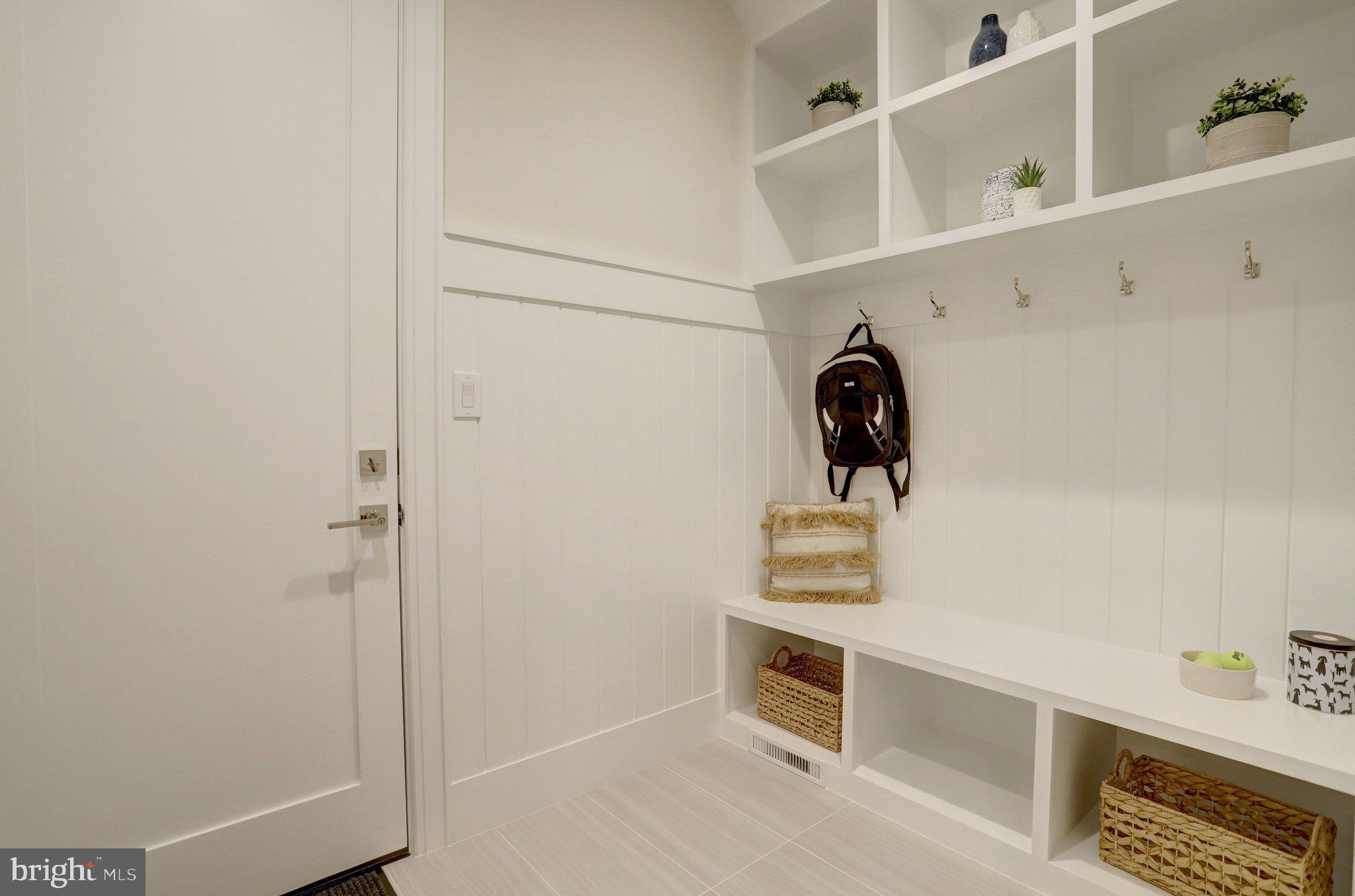 LEEWAY OVERLEE - Residential