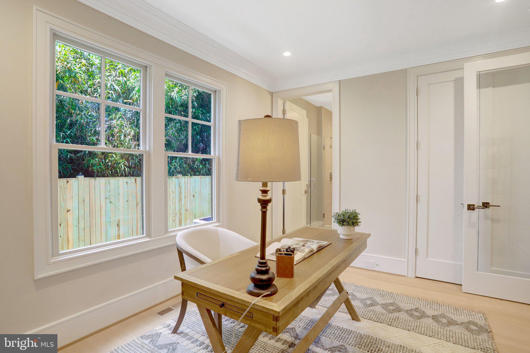 LEEWAY OVERLEE - Residential