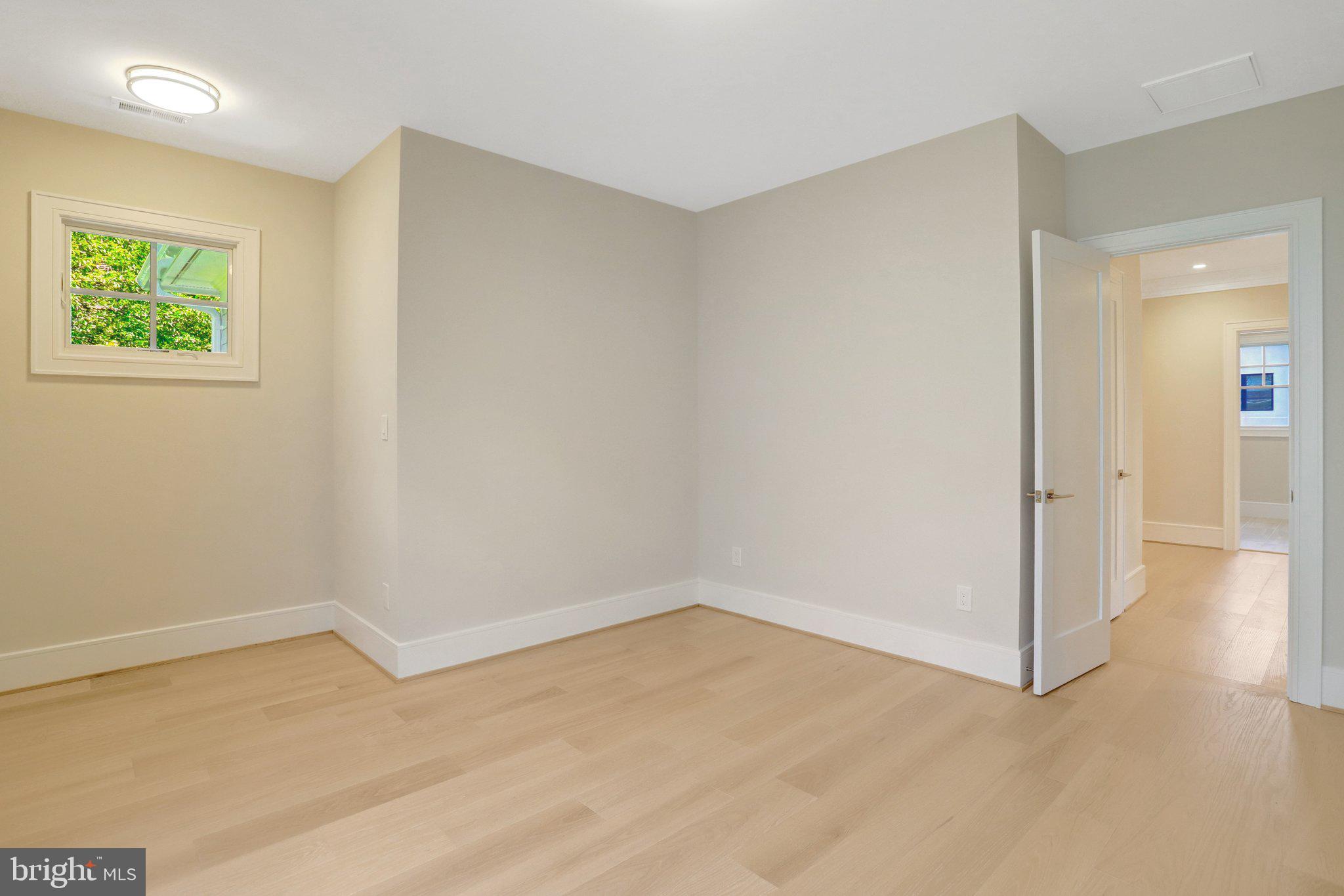 LEEWAY OVERLEE - Residential