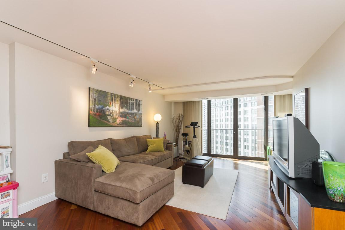 RITTENHOUSE SQUARE - Residential Lease