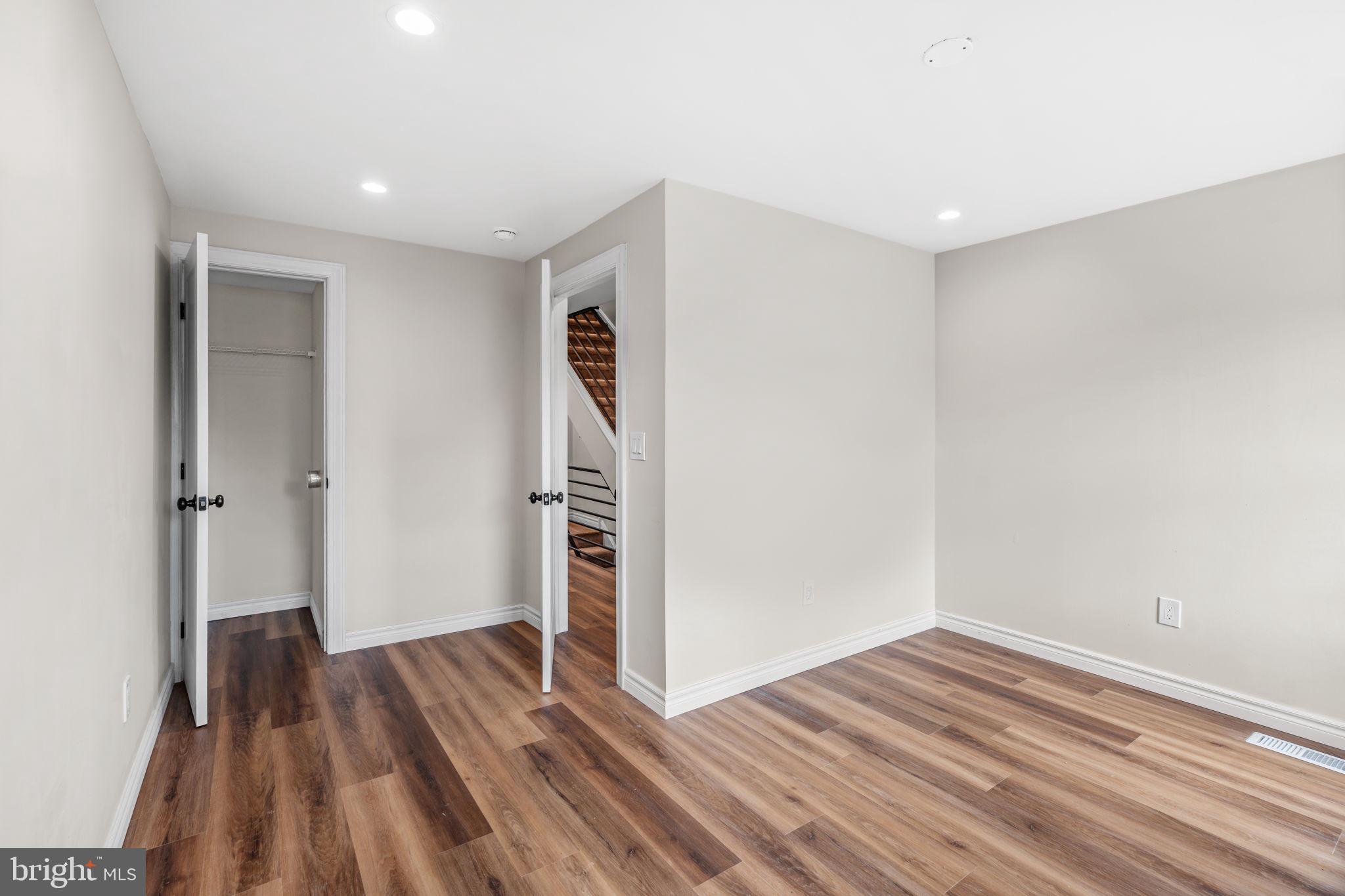 BRIDESBURG - Residential