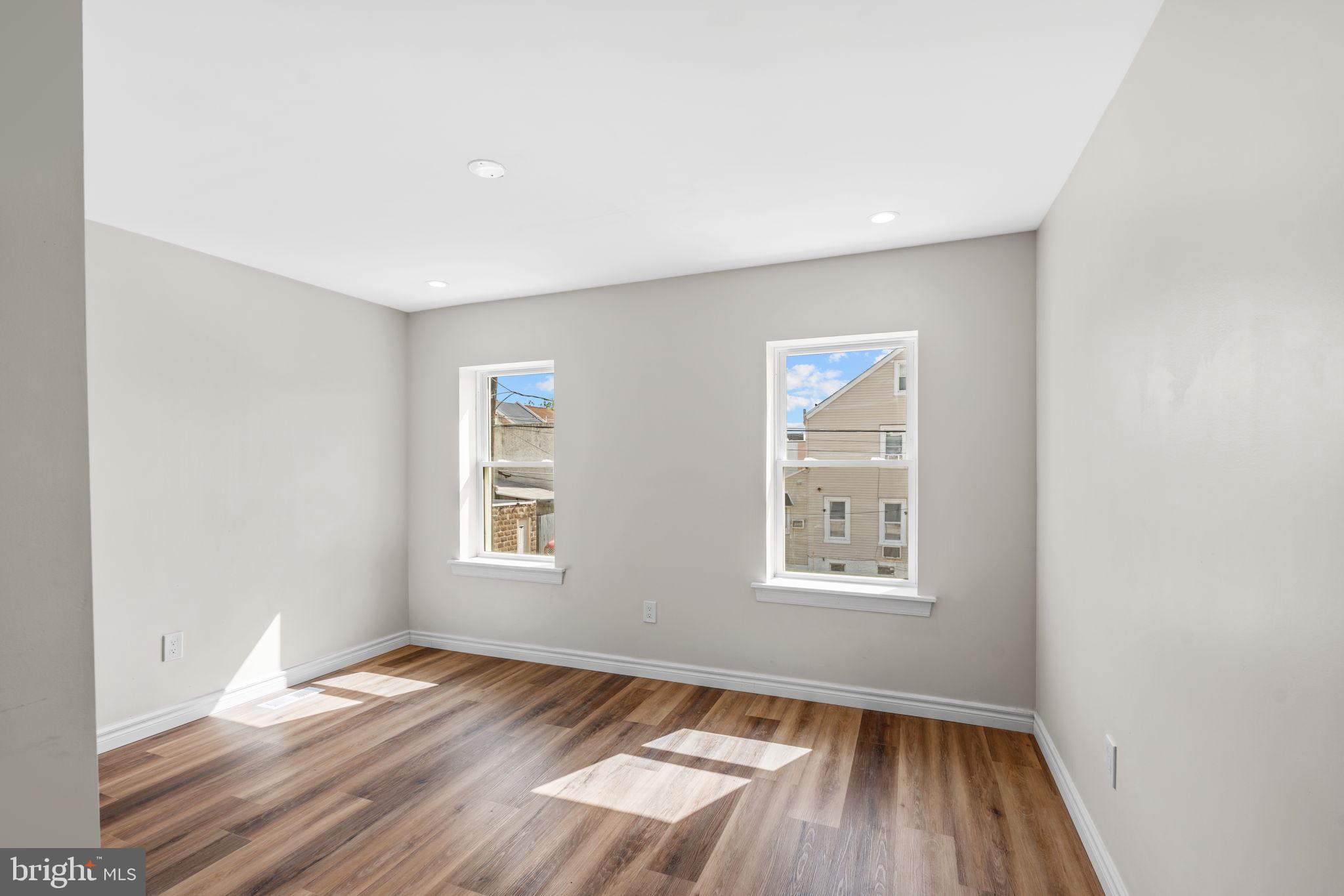BRIDESBURG - Residential