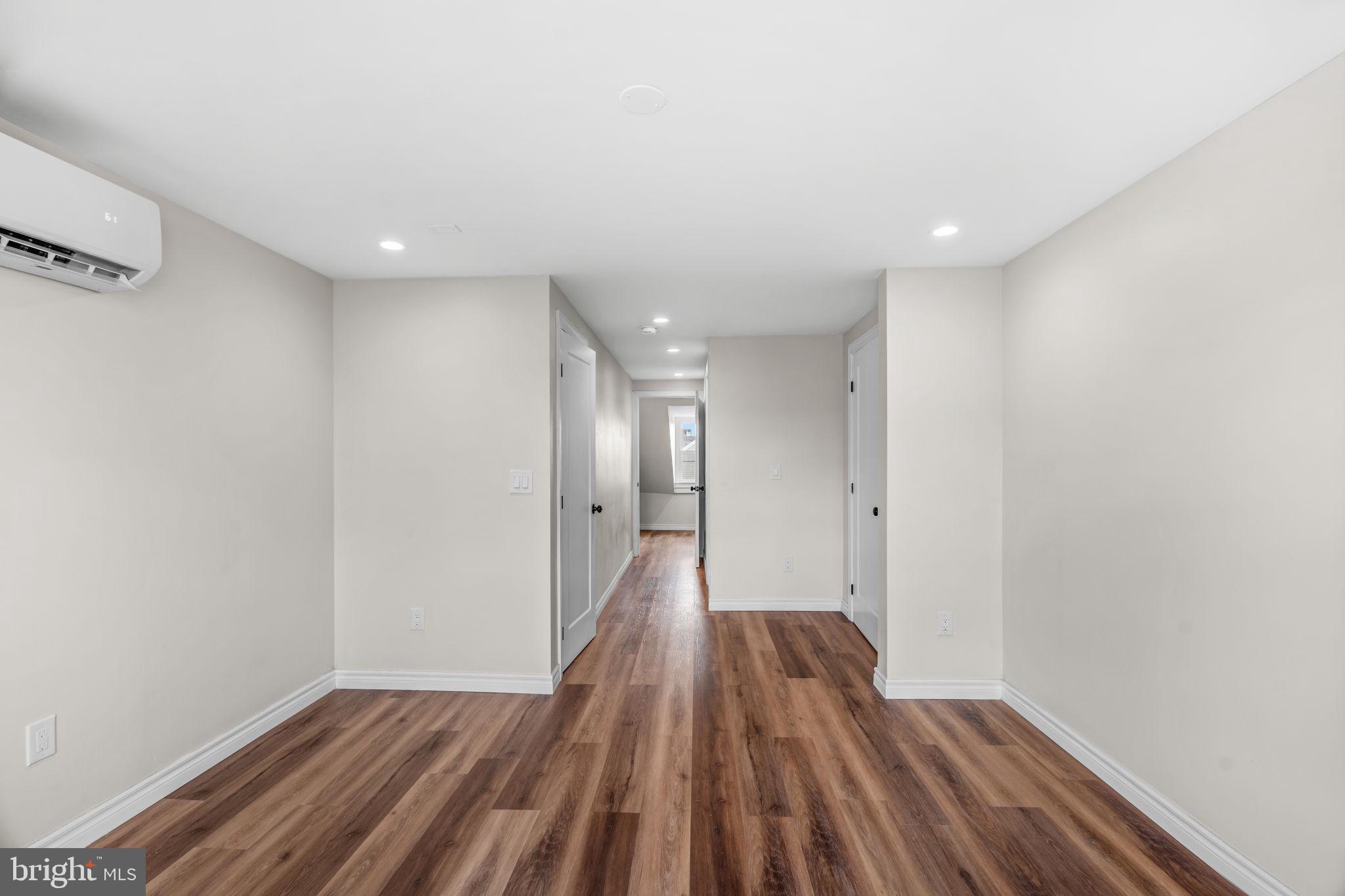 BRIDESBURG - Residential