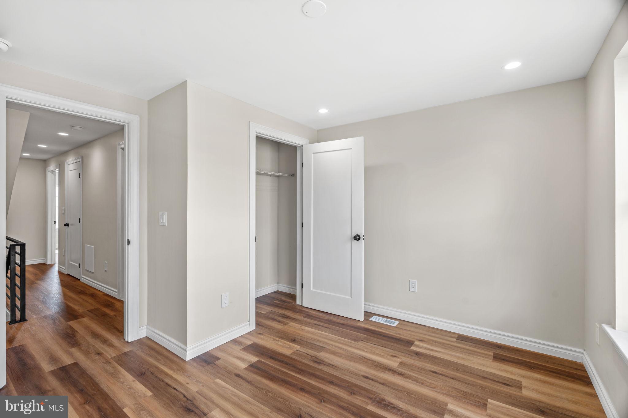 BRIDESBURG - Residential