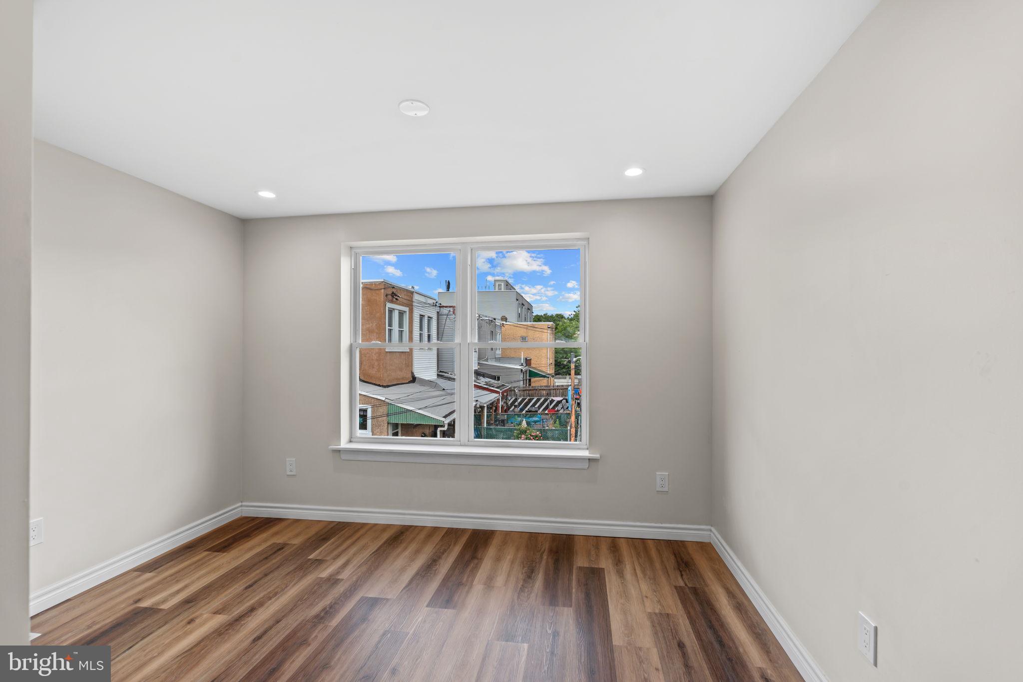 BRIDESBURG - Residential