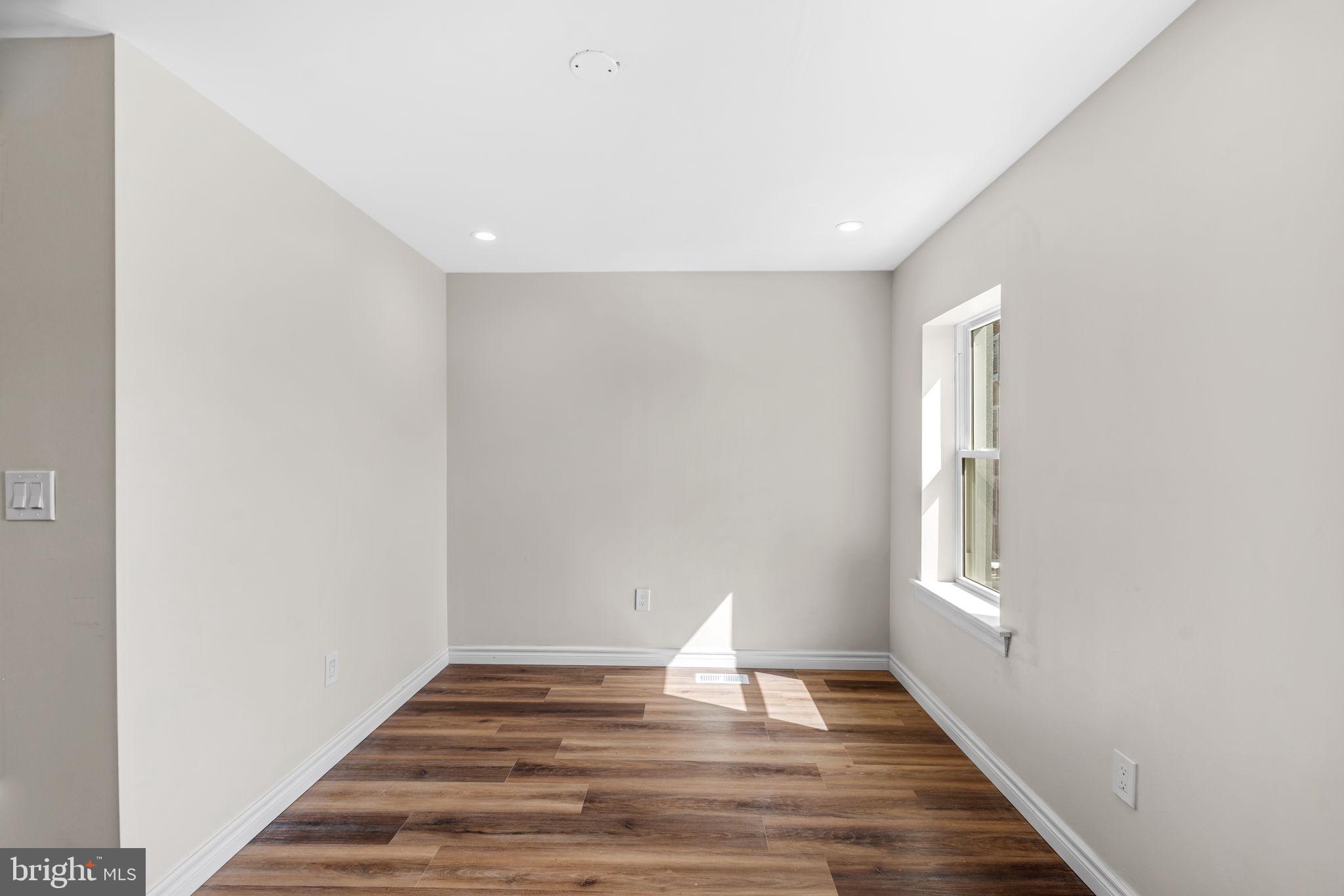 BRIDESBURG - Residential