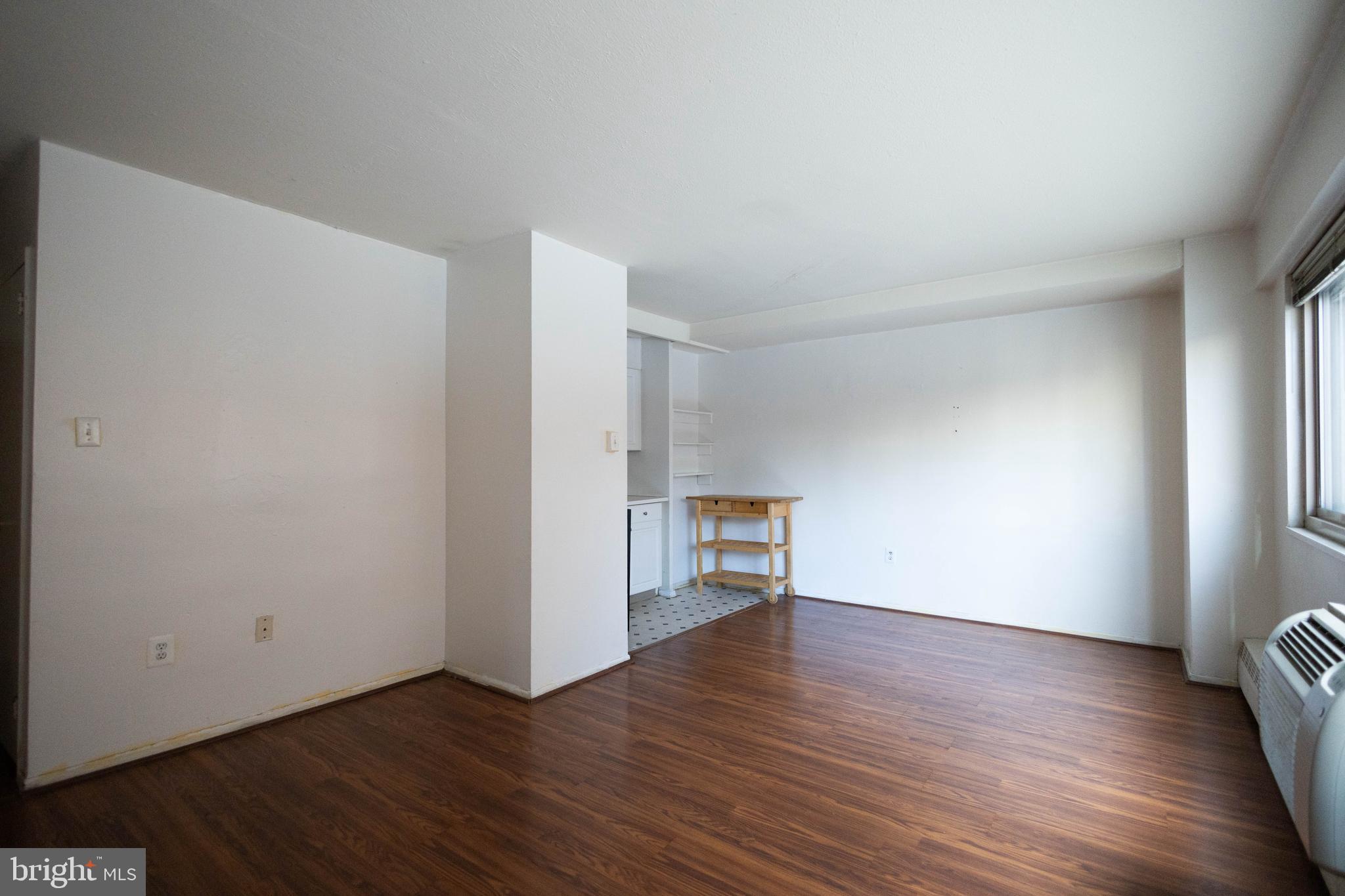 LOGAN SQUARE - Residential Lease