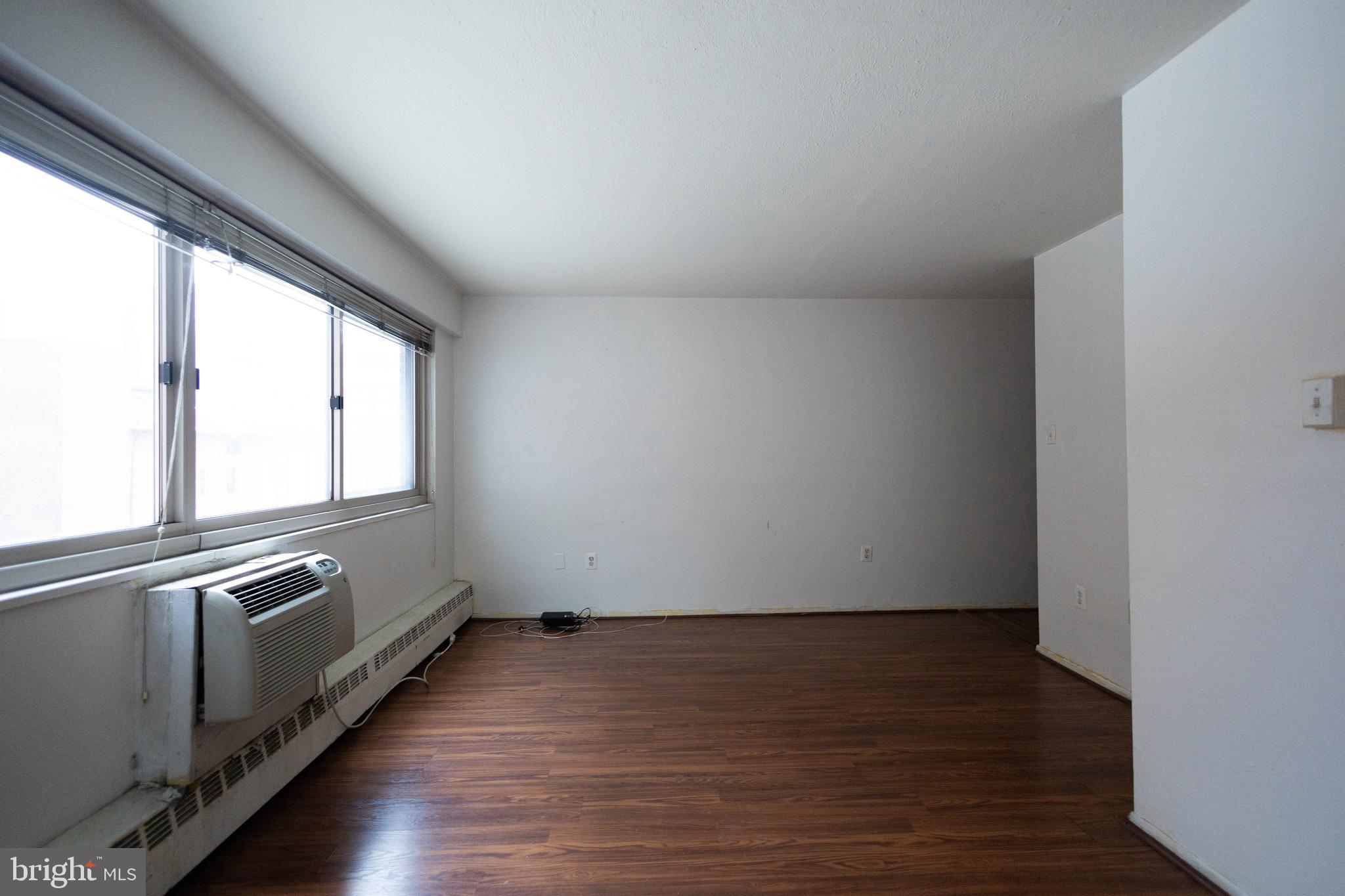 Studio apartment located within Riverview Condominiums which offers a fitness center, on site smart card operated laundry, package acceptance, 24 hour video surveillance, key fob entry, and an on site parking garage. Conveniently located in Logan Sq near almost everything that city has to offer. There is a nail salon, and the Mix restaurant attached to the building and you will have access to those businesses through the first level lobby with your key fob. There is a parking garage attached to the building, however it is not owned by Riverview Condominiums and parking can be paid for separately. Parking is a separate fee.