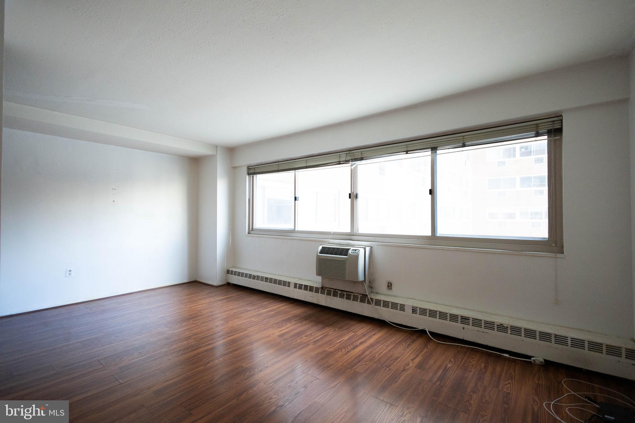 LOGAN SQUARE - Residential Lease