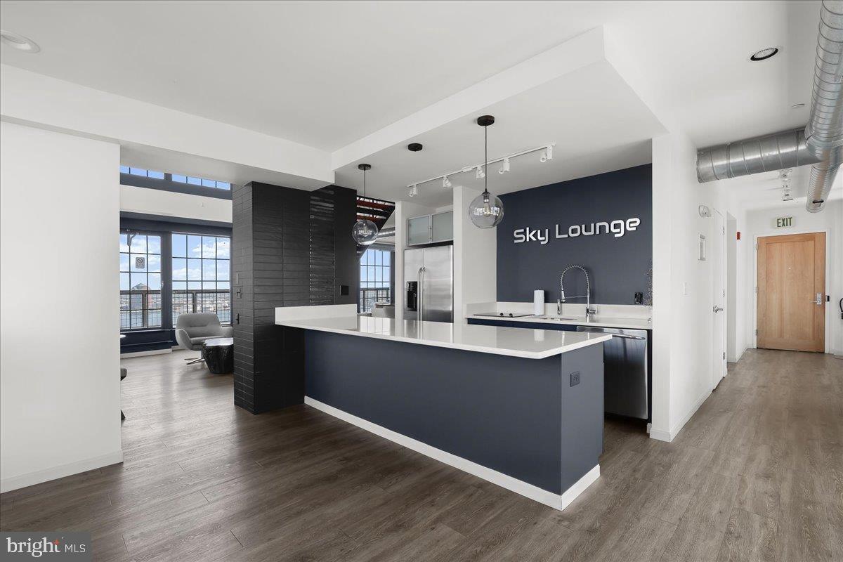 LOCUST POINT - Residential