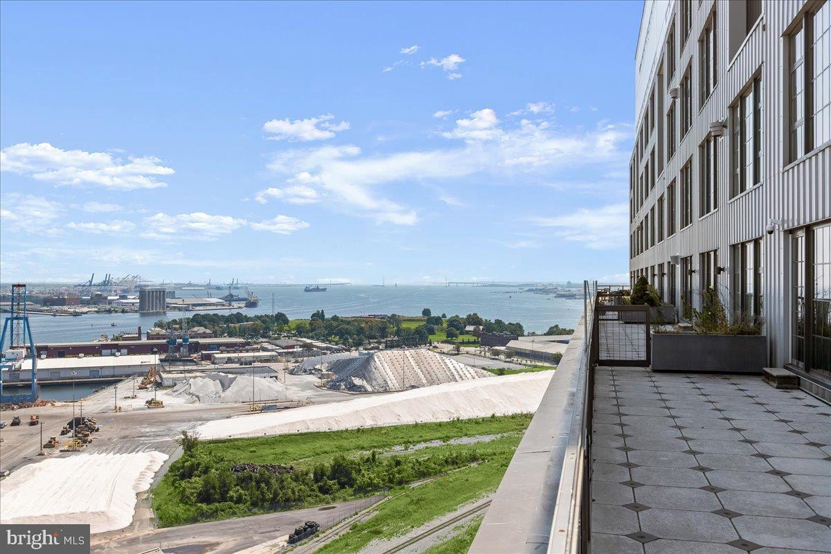 LOCUST POINT - Residential
