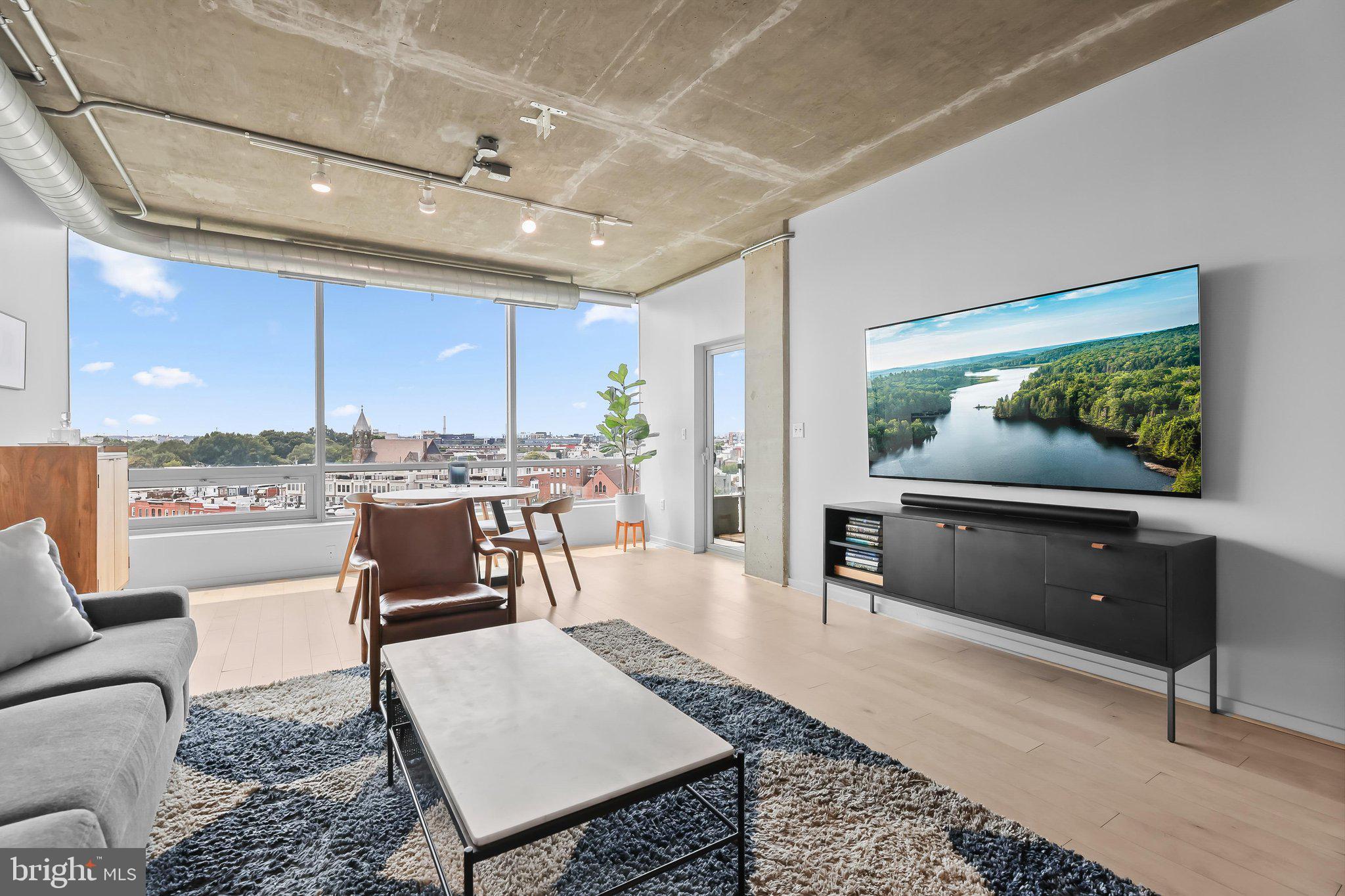 LOCUST POINT - Residential
