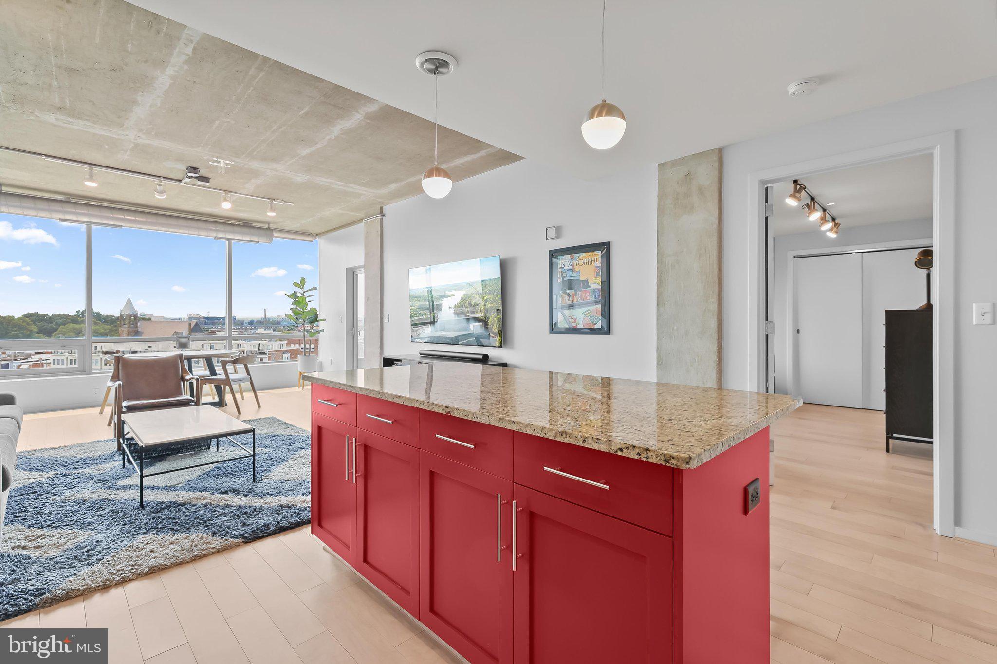 LOCUST POINT - Residential