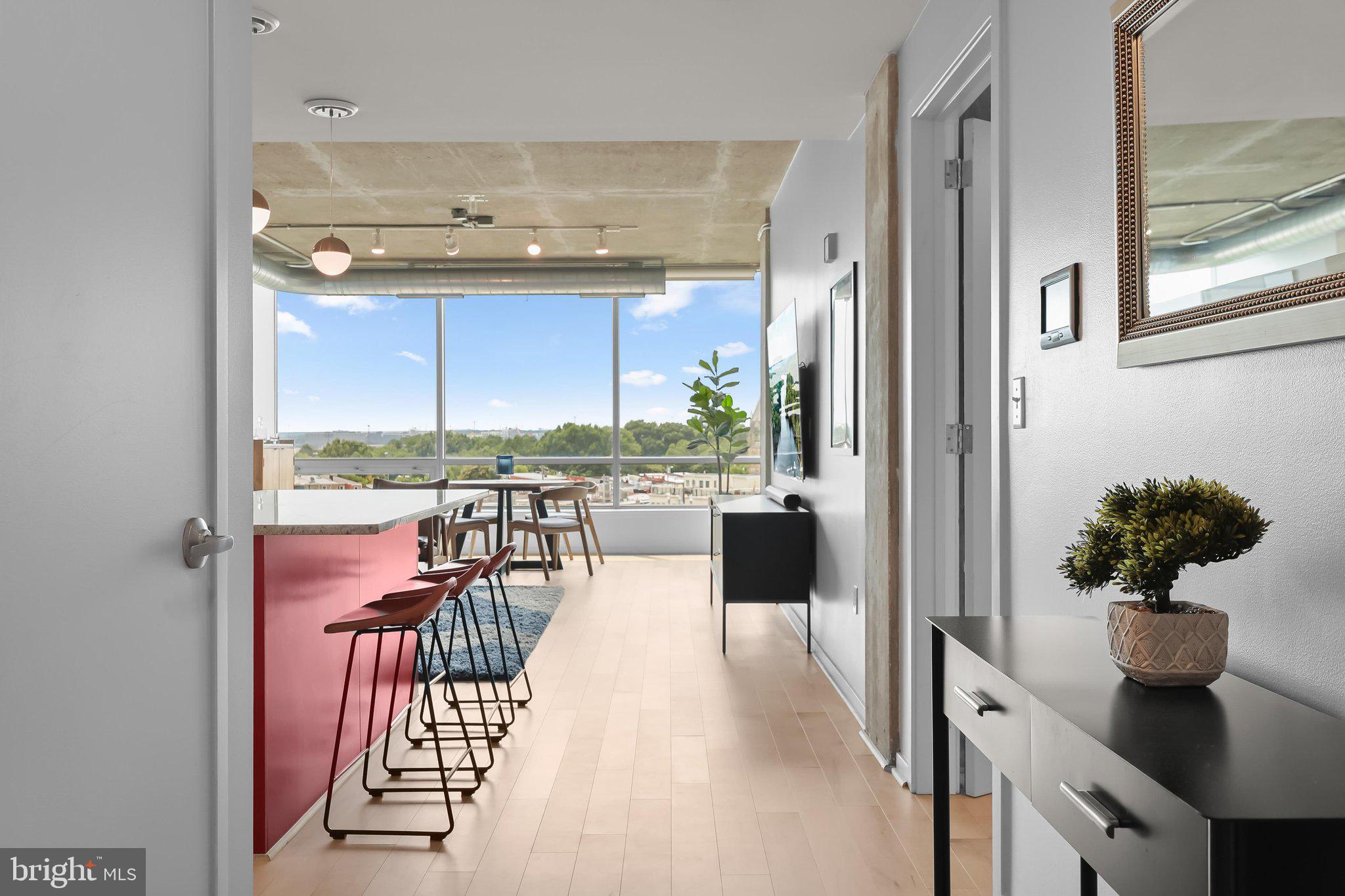 LOCUST POINT - Residential