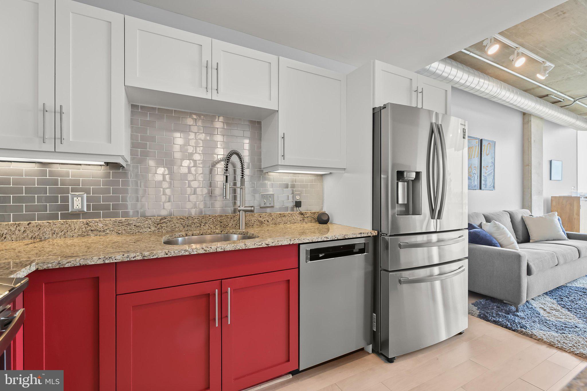 LOCUST POINT - Residential