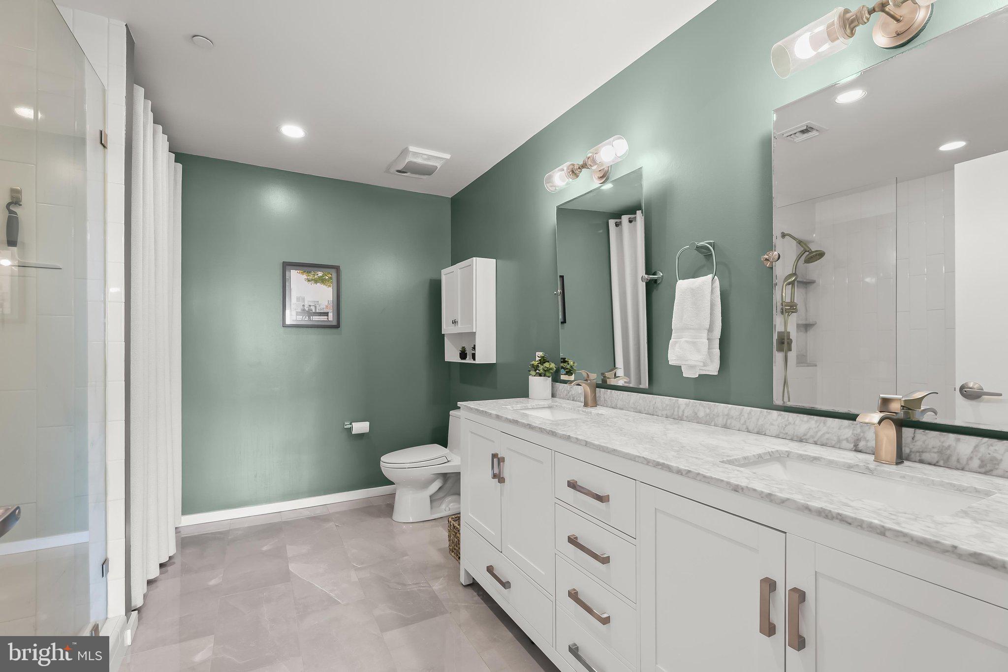 LOCUST POINT - Residential