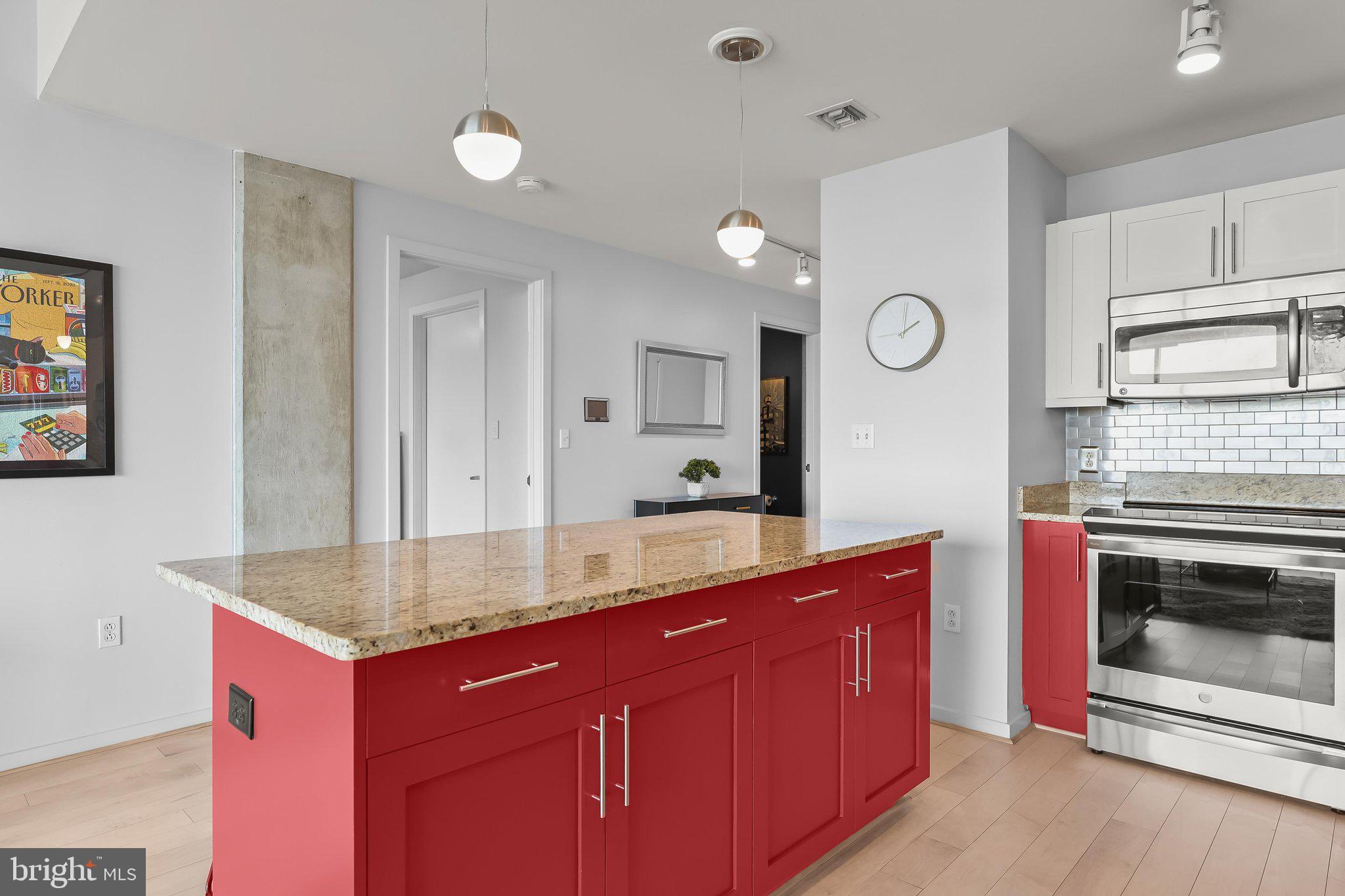 LOCUST POINT - Residential