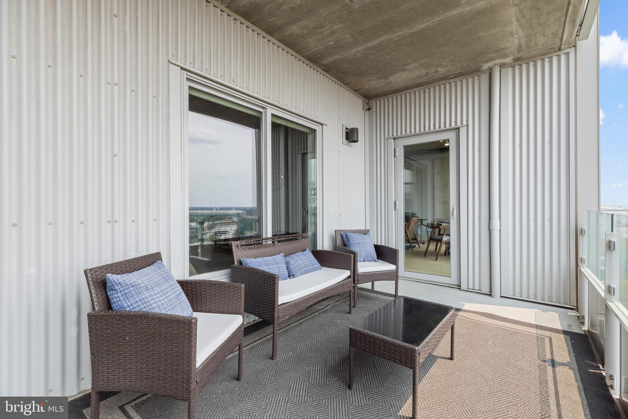 LOCUST POINT - Residential