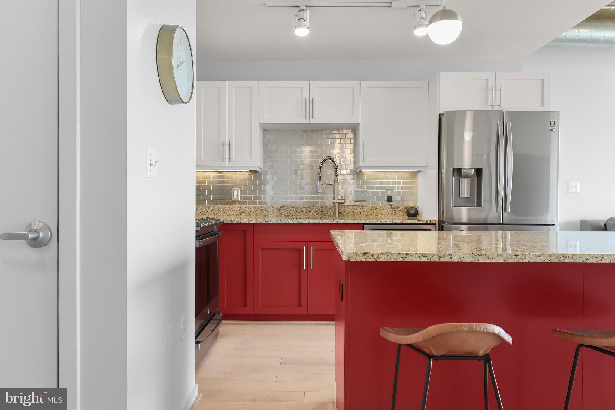 LOCUST POINT - Residential