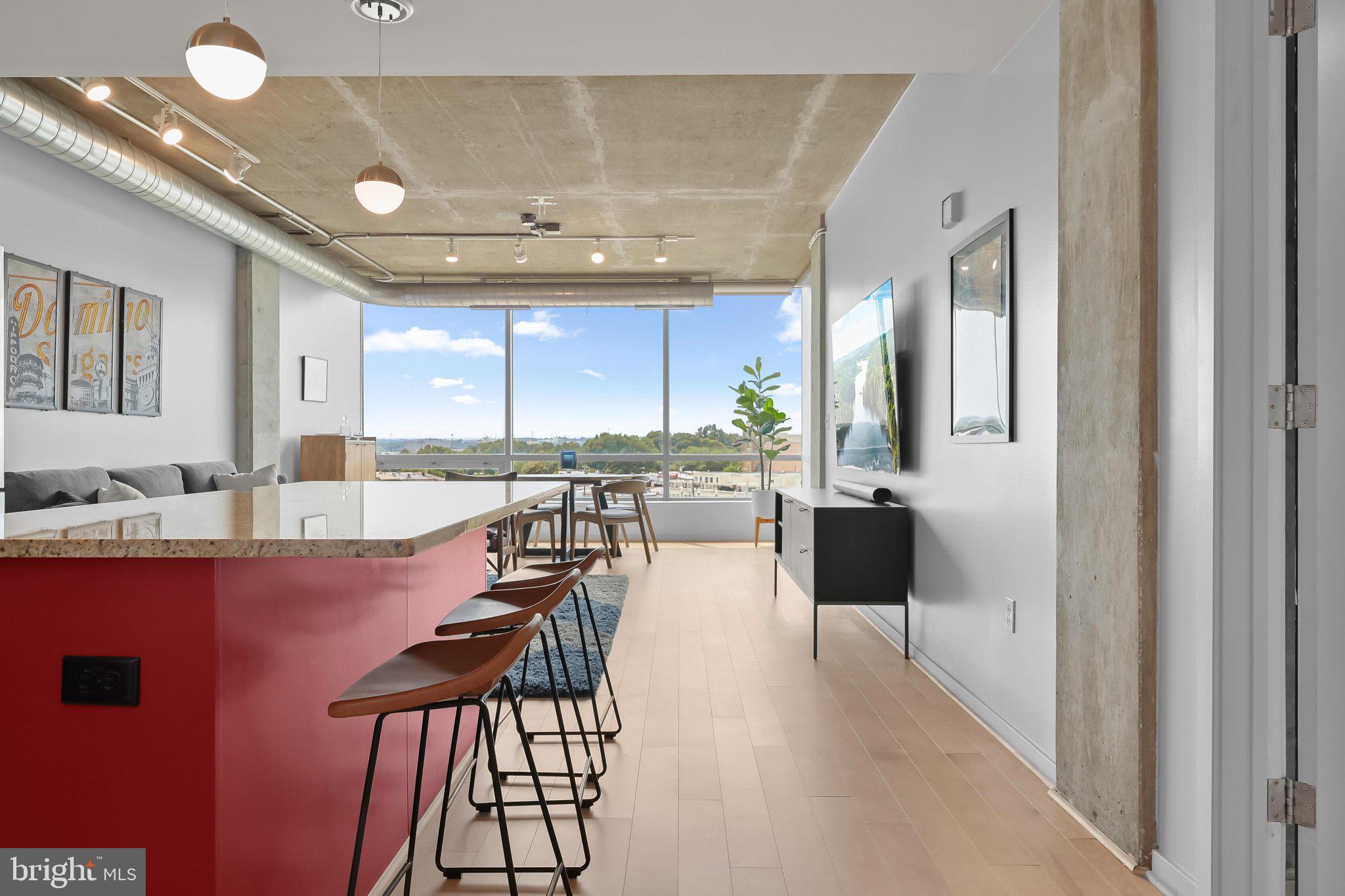 LOCUST POINT - Residential
