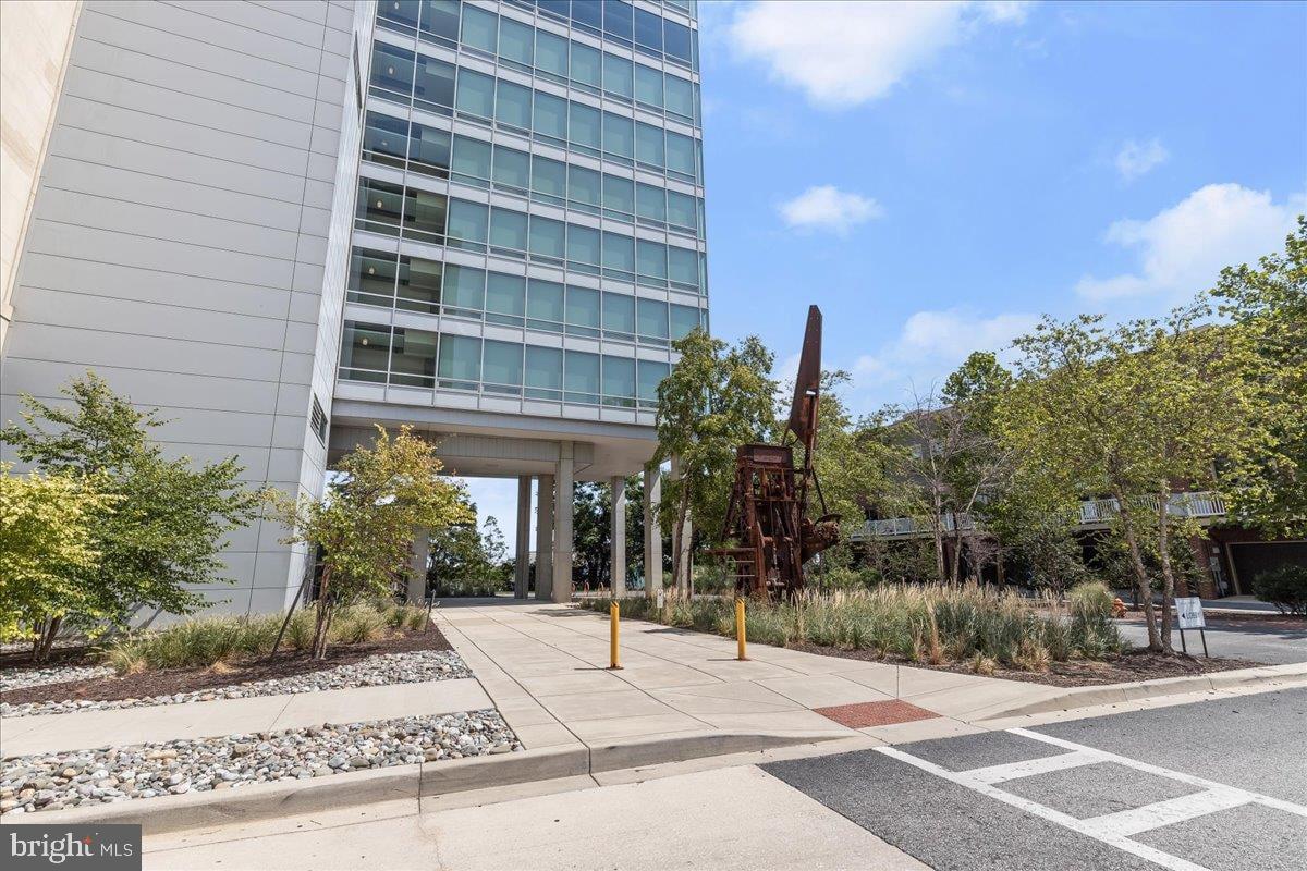 LOCUST POINT - Residential