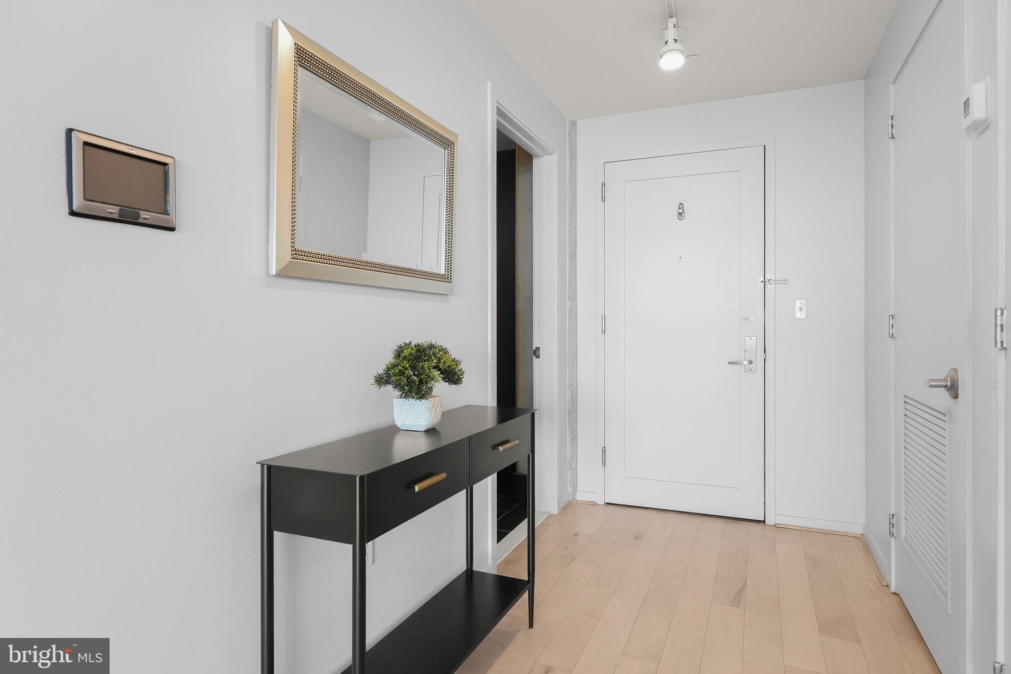 LOCUST POINT - Residential
