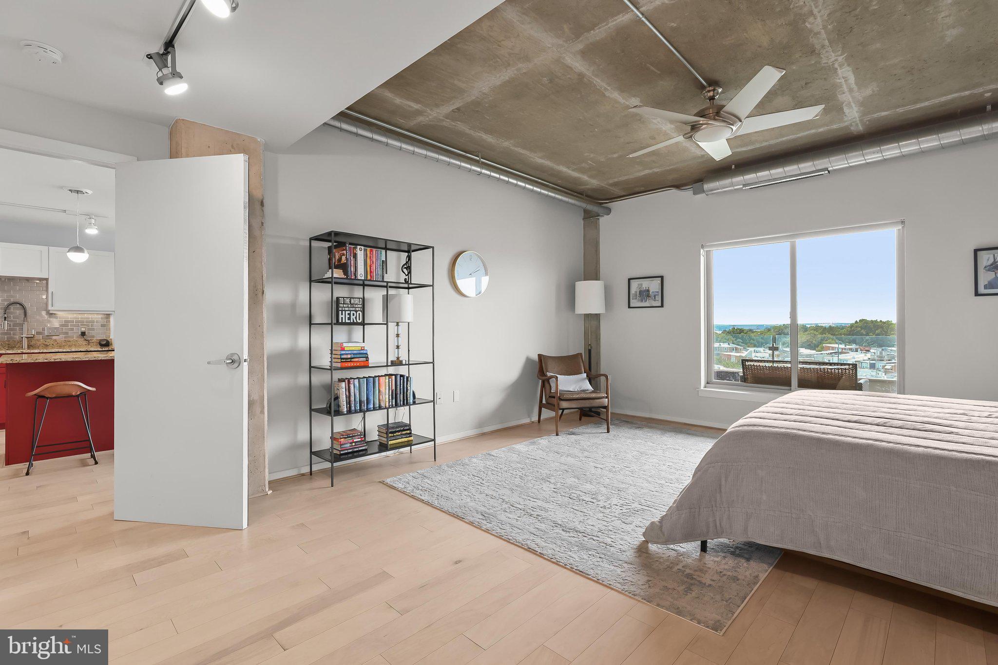 LOCUST POINT - Residential