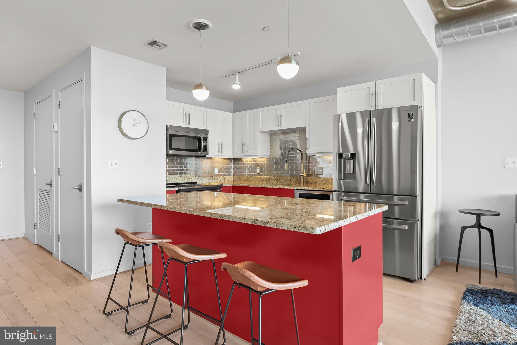 LOCUST POINT - Residential
