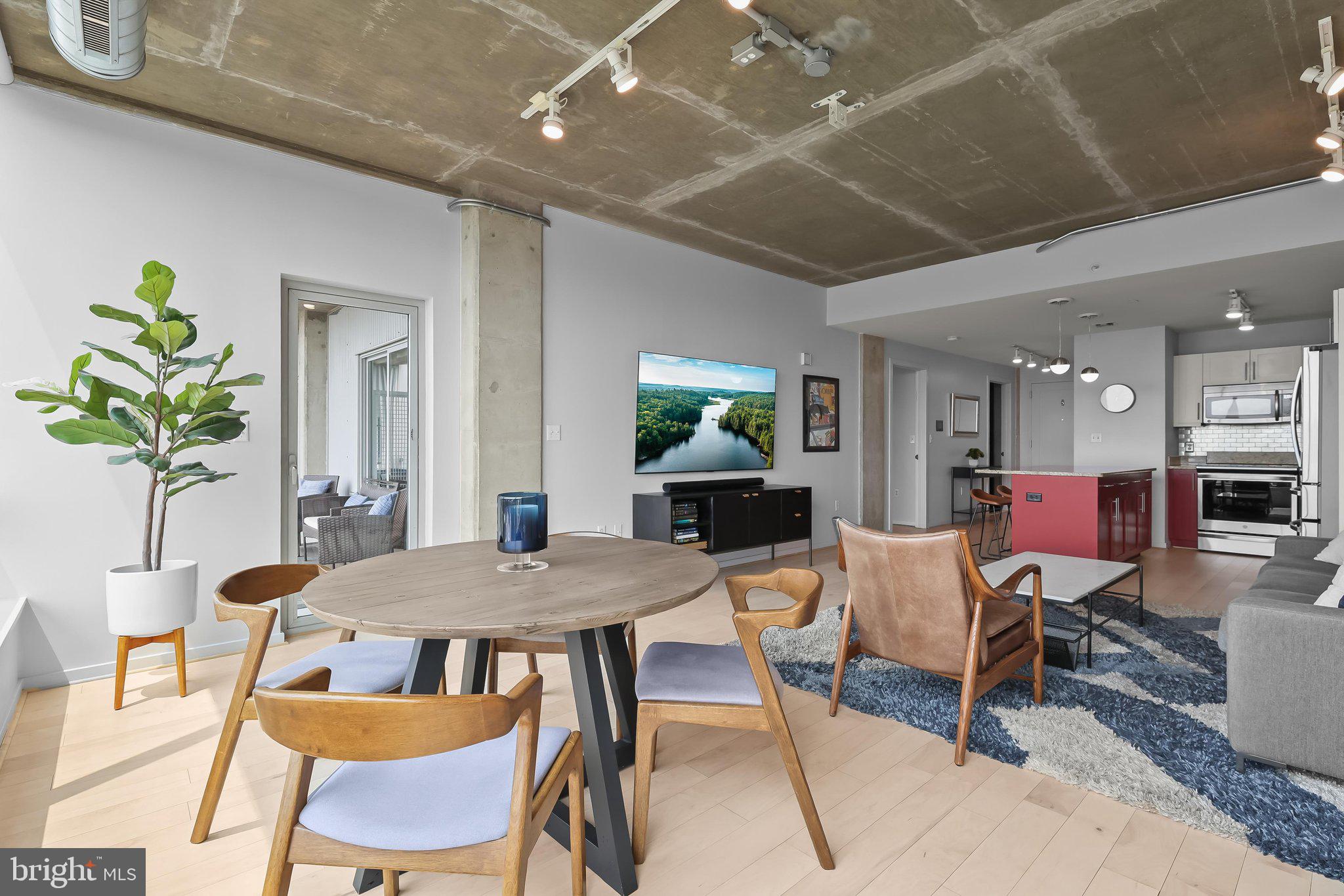LOCUST POINT - Residential