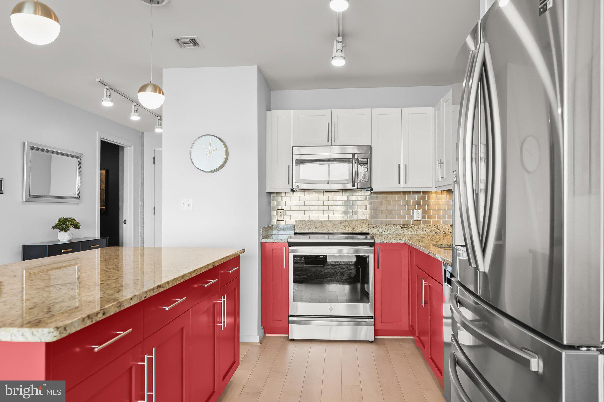 LOCUST POINT - Residential