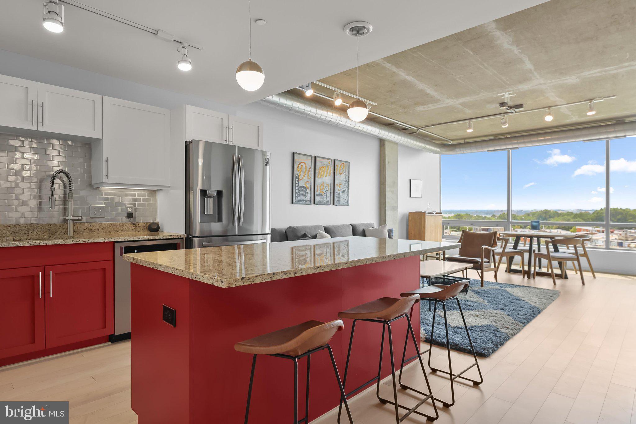 LOCUST POINT - Residential