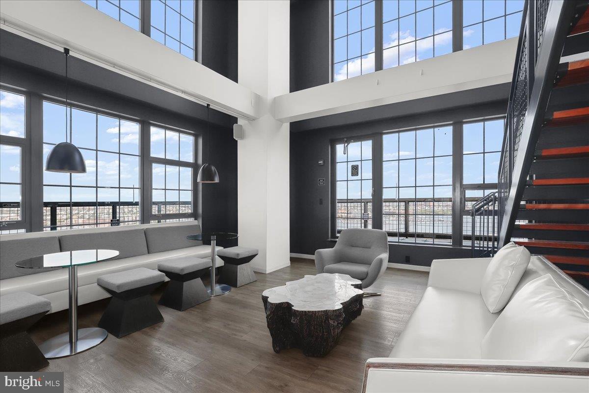LOCUST POINT - Residential