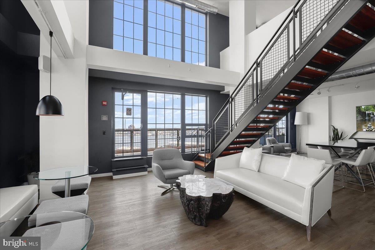 LOCUST POINT - Residential