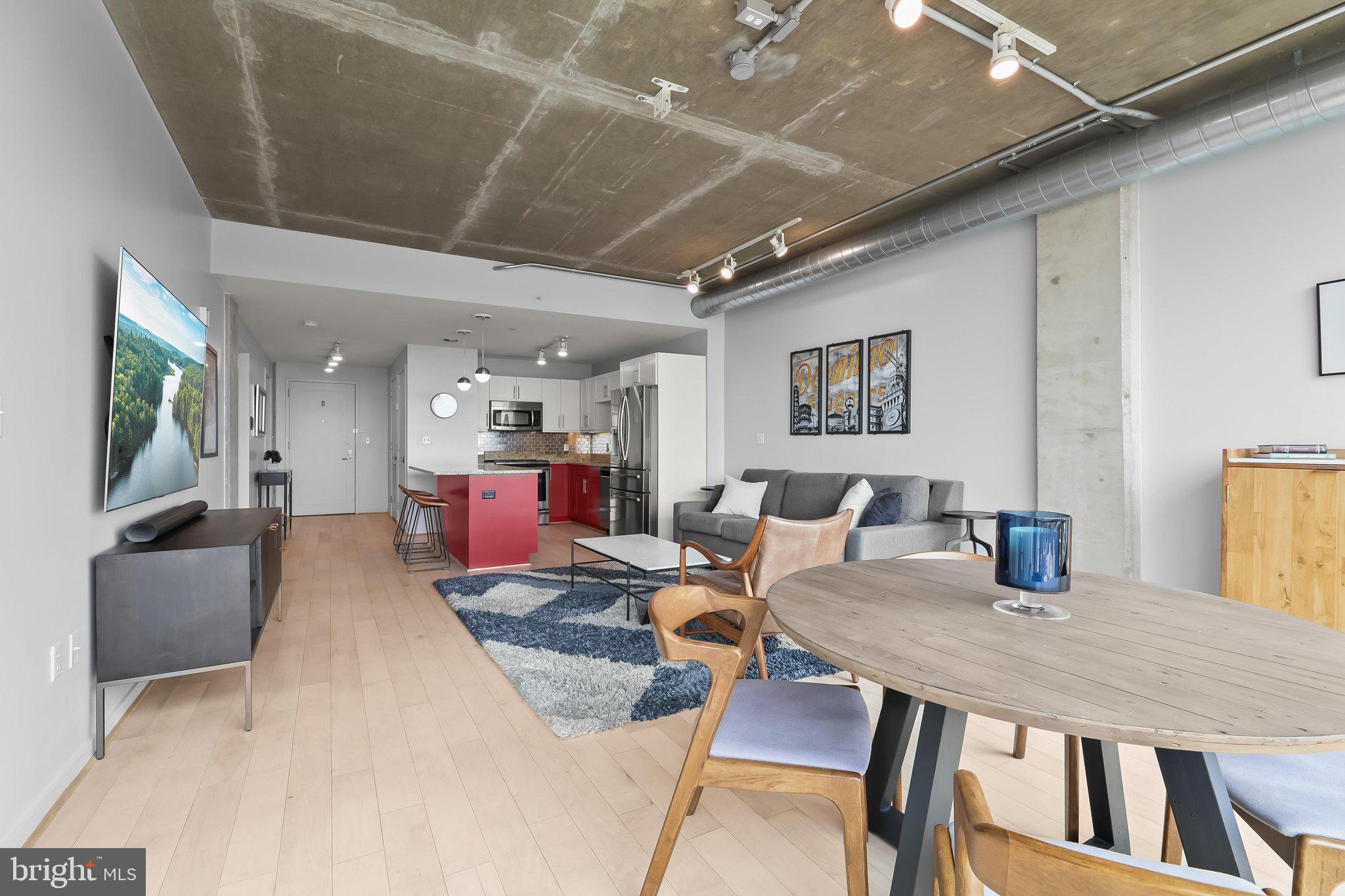 LOCUST POINT - Residential
