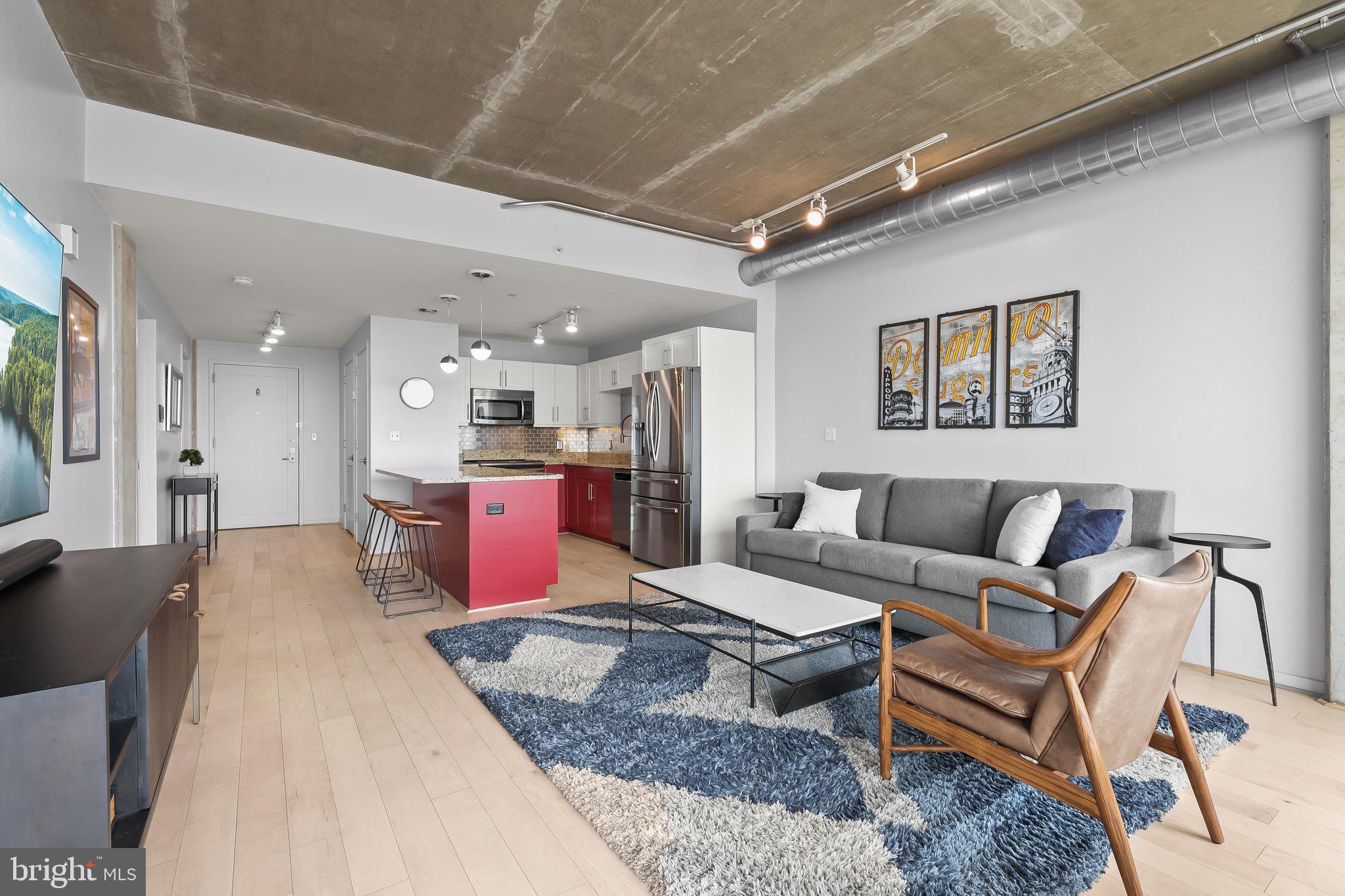 LOCUST POINT - Residential