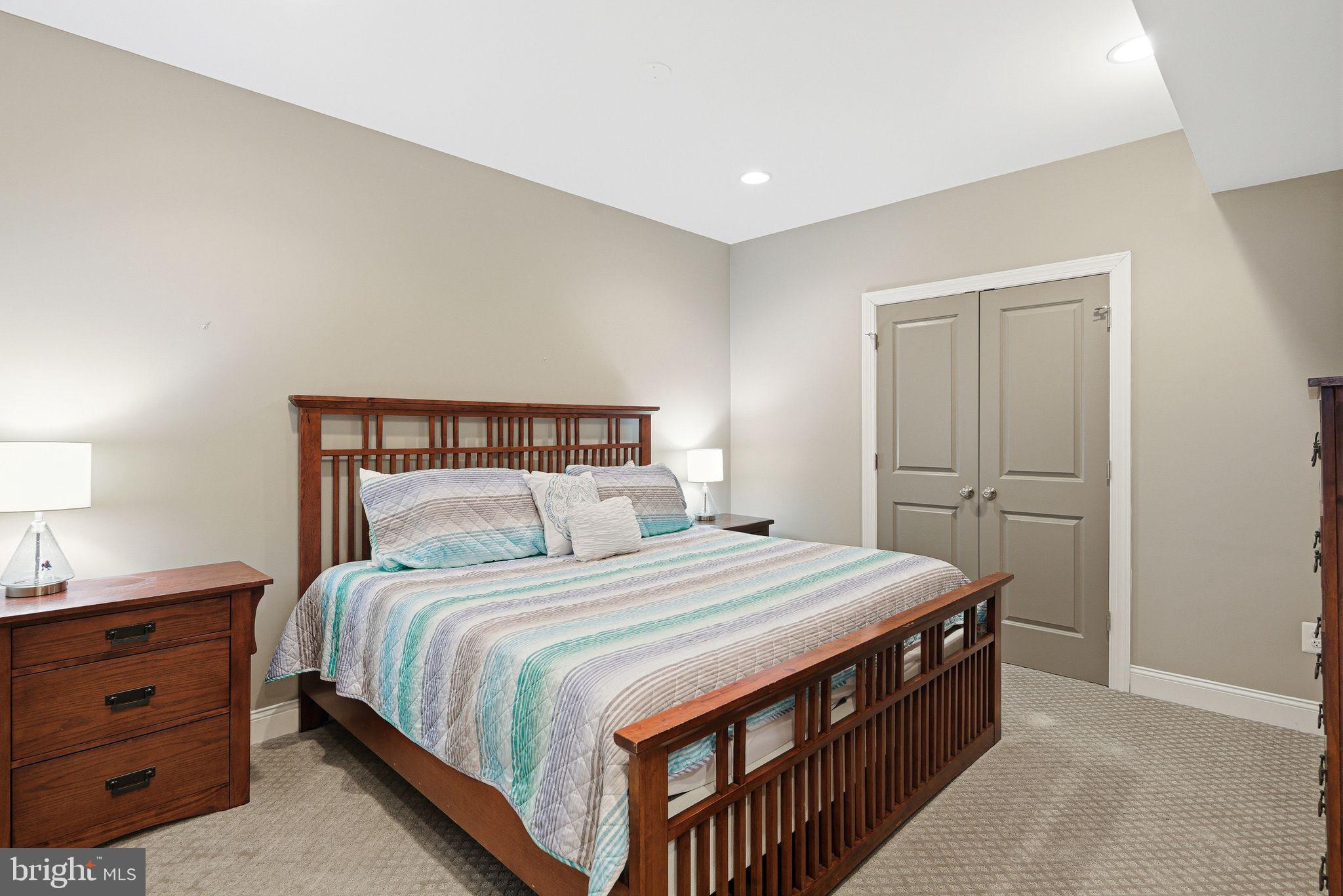 LAUREL RIDGE - Residential