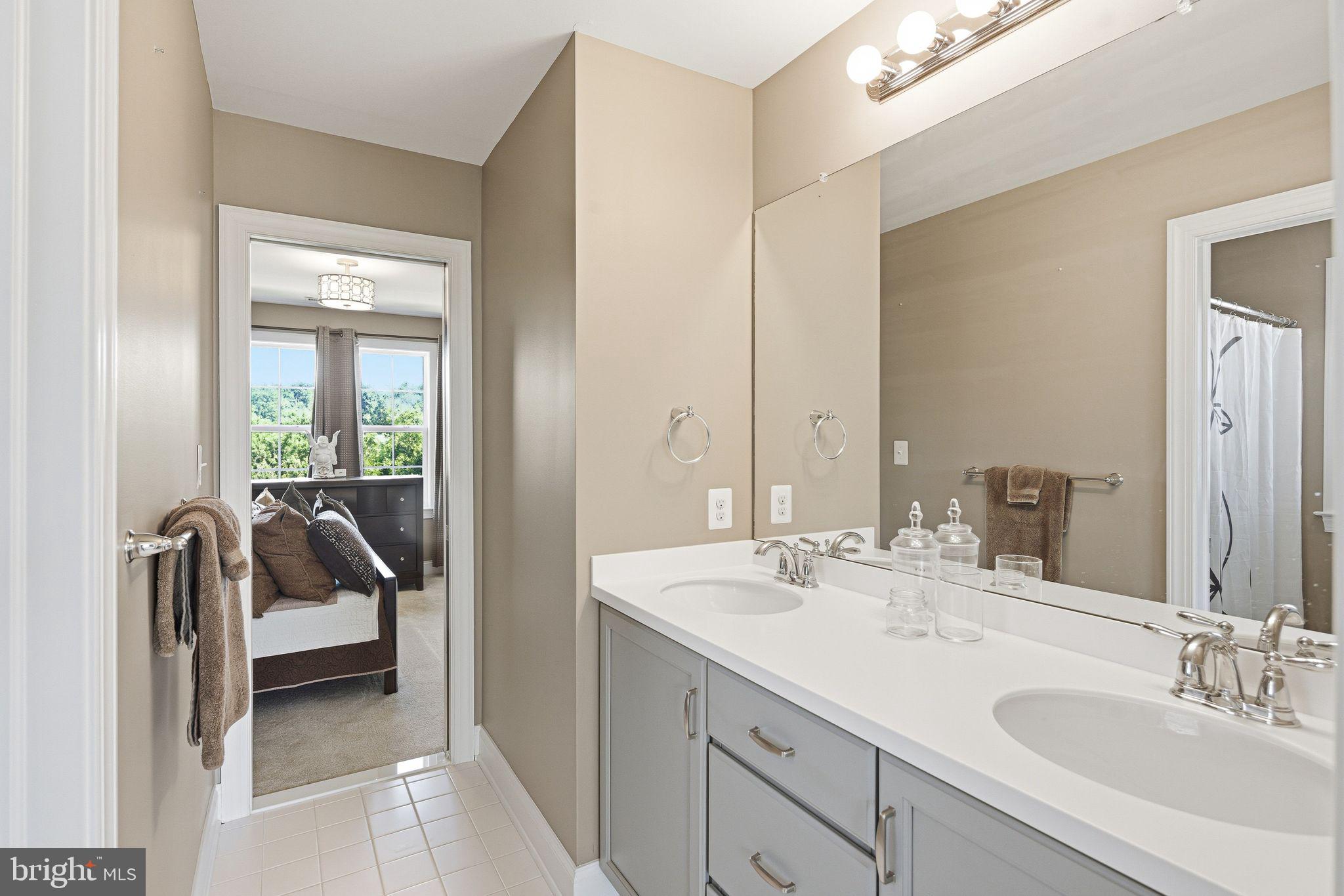LAUREL RIDGE - Residential