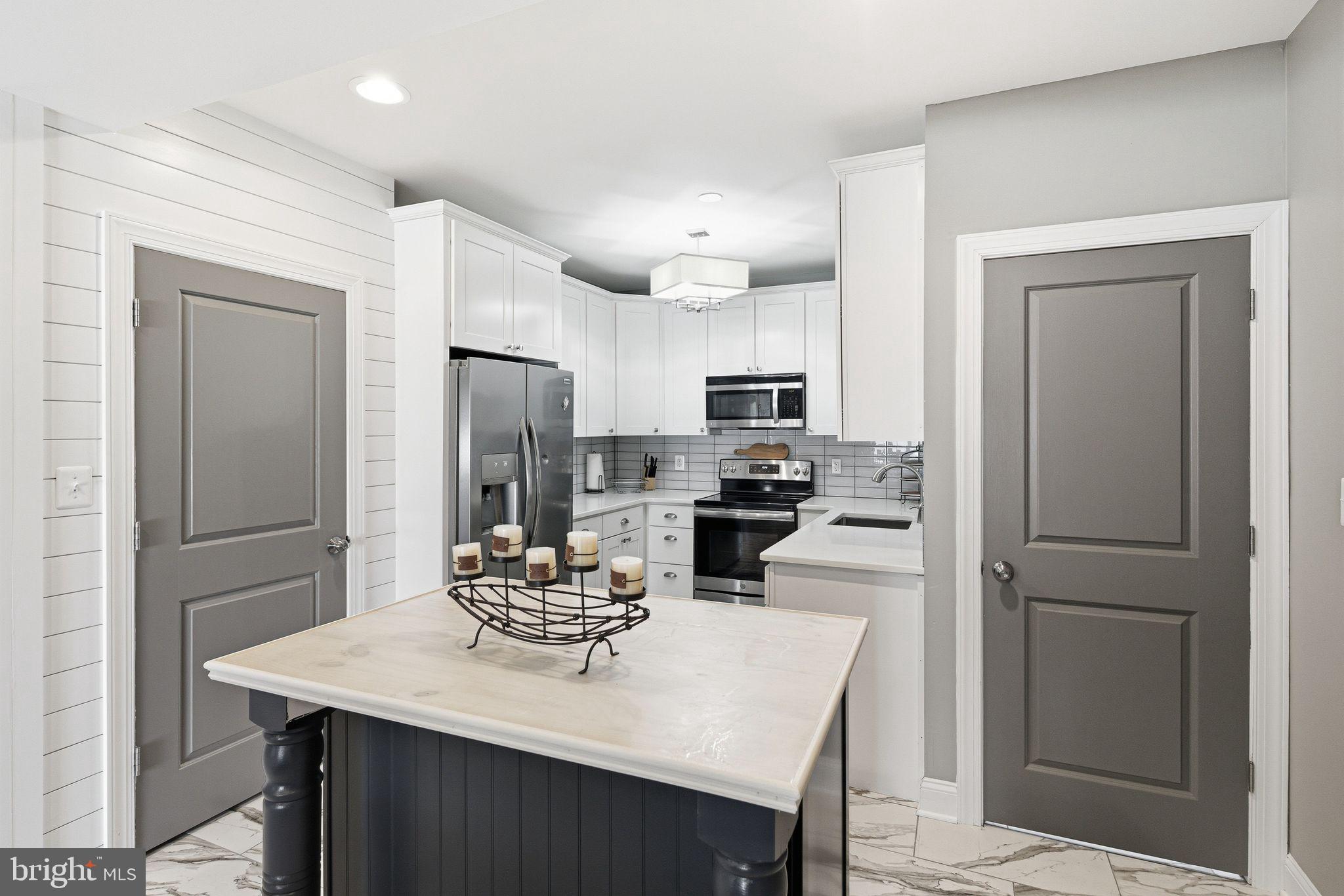 LAUREL RIDGE - Residential