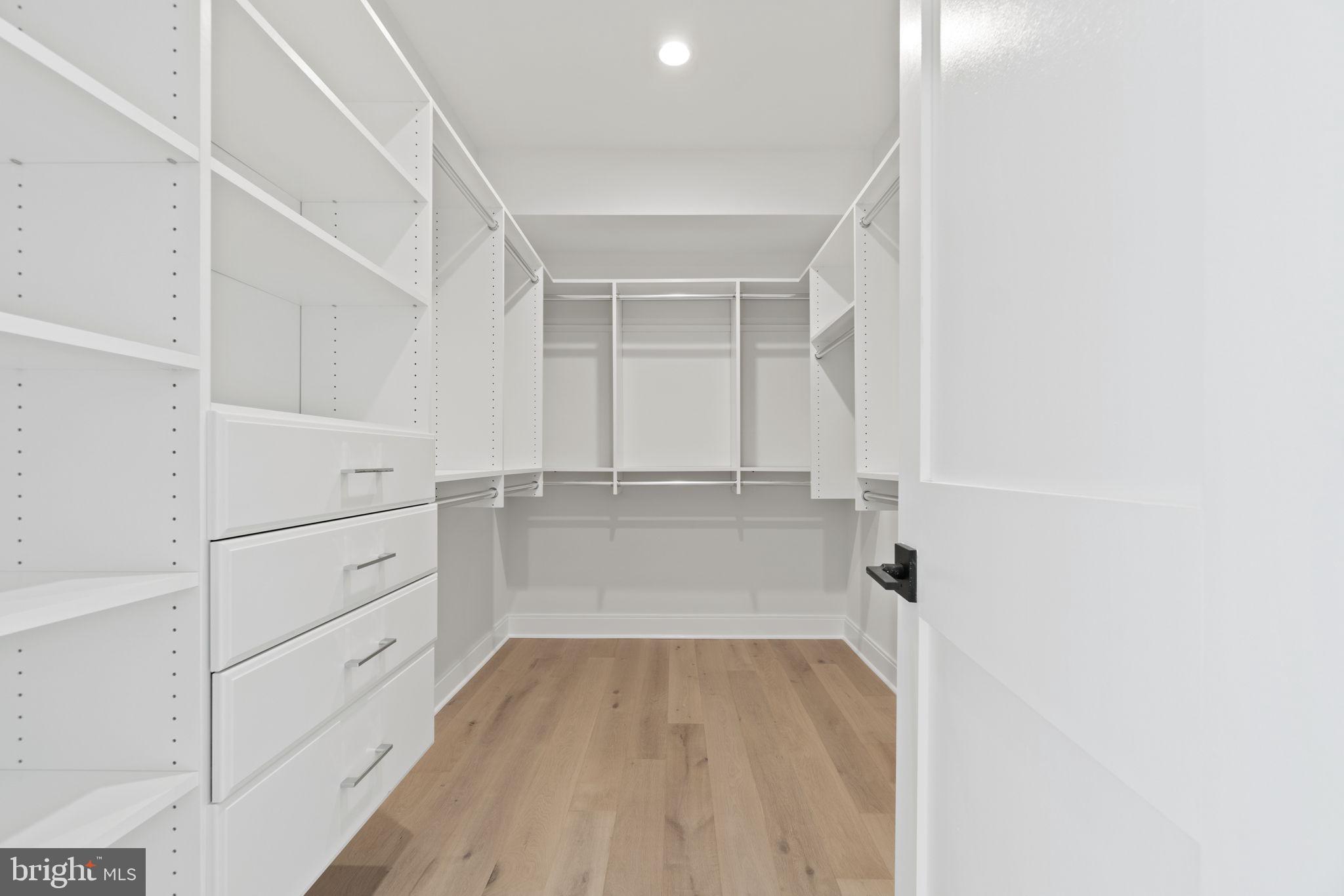 OAKWOOD KNOLLS - Residential