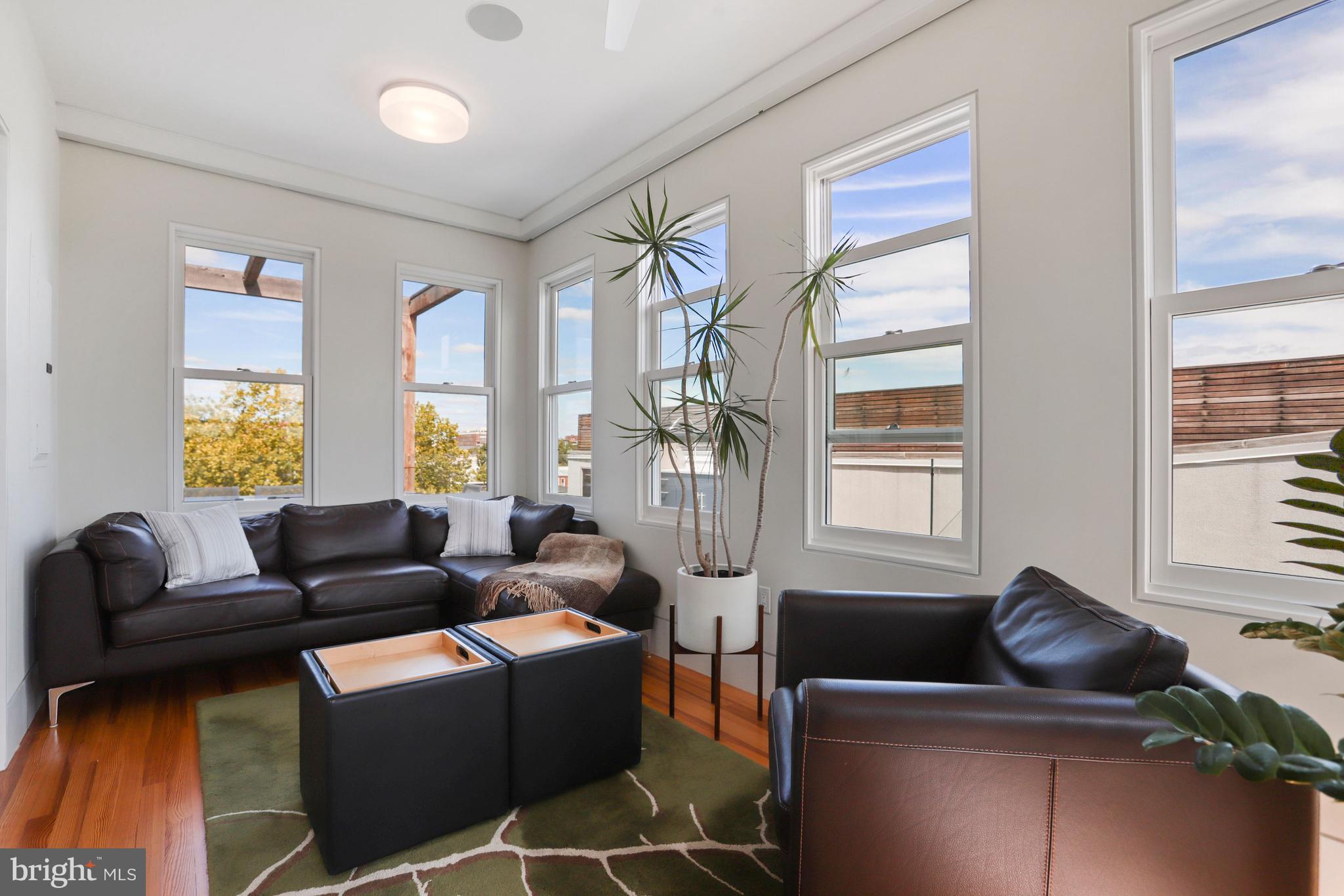LOGAN CIRCLE - Residential