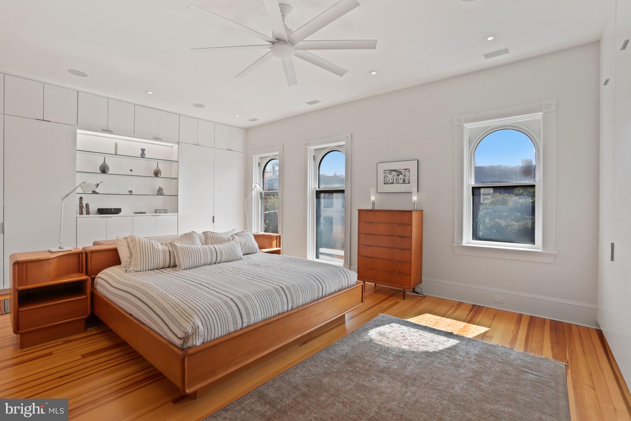 LOGAN CIRCLE - Residential