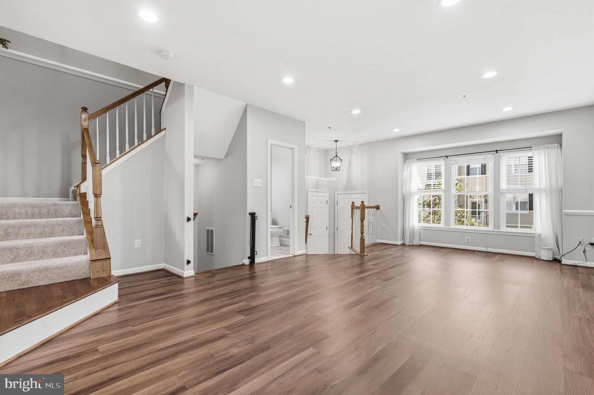 JAMES CREEK - Residential