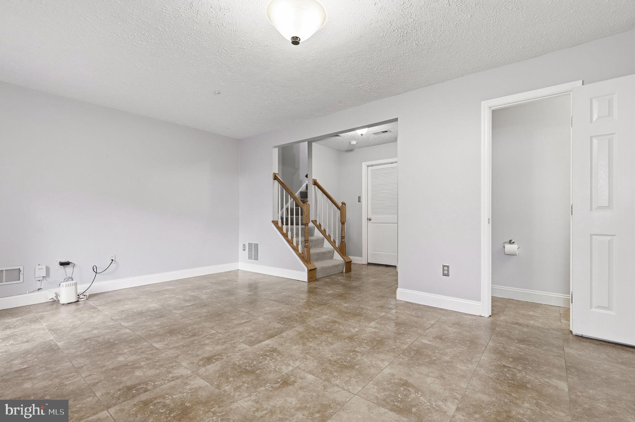 JAMES CREEK - Residential